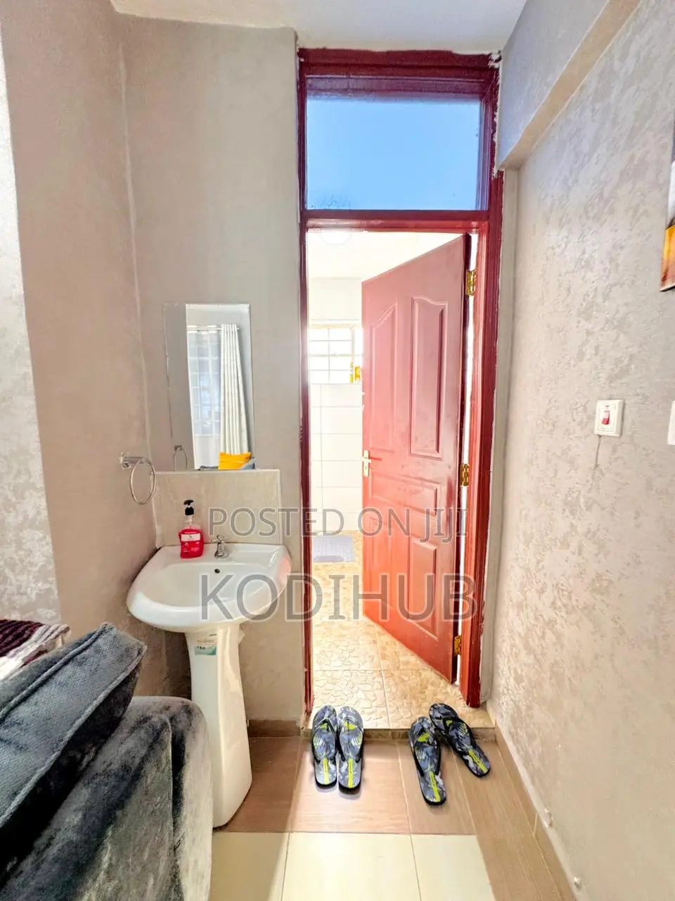 Modern Bright 1 Bedroom • Garden Estate. Whitehouse