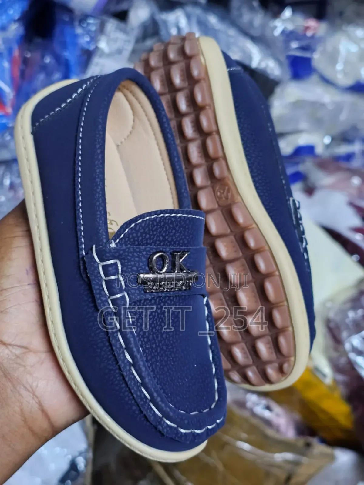 Kid's Loafers
Size: 21,22,23,24,25,26,27,28,29,31,32,34,35
Shades: