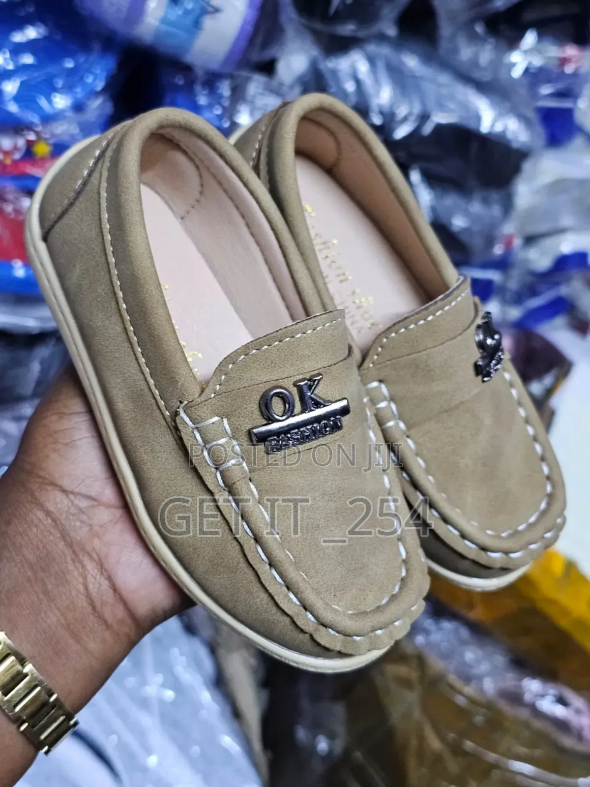 Kid's Loafers
Size: 21,22,23,24,25,26,27,28,29,31,32,34,35
Shades: