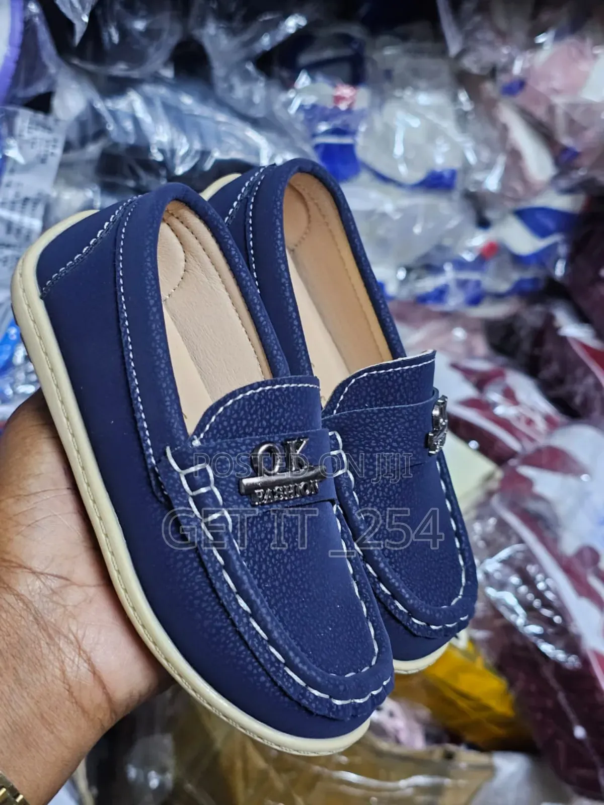 Kid's Loafers
Size: 21,22,23,24,25,26,27,28,29,31,32,34,35
Shades: