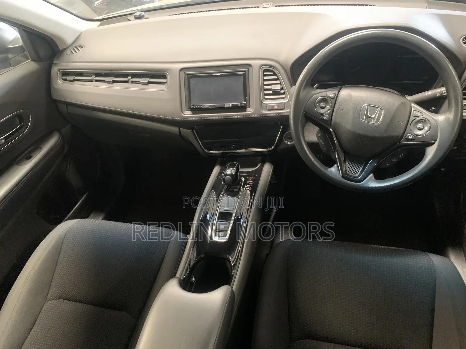 Honda Vezel 1.5 Hybrid 4WD 2018 Silver