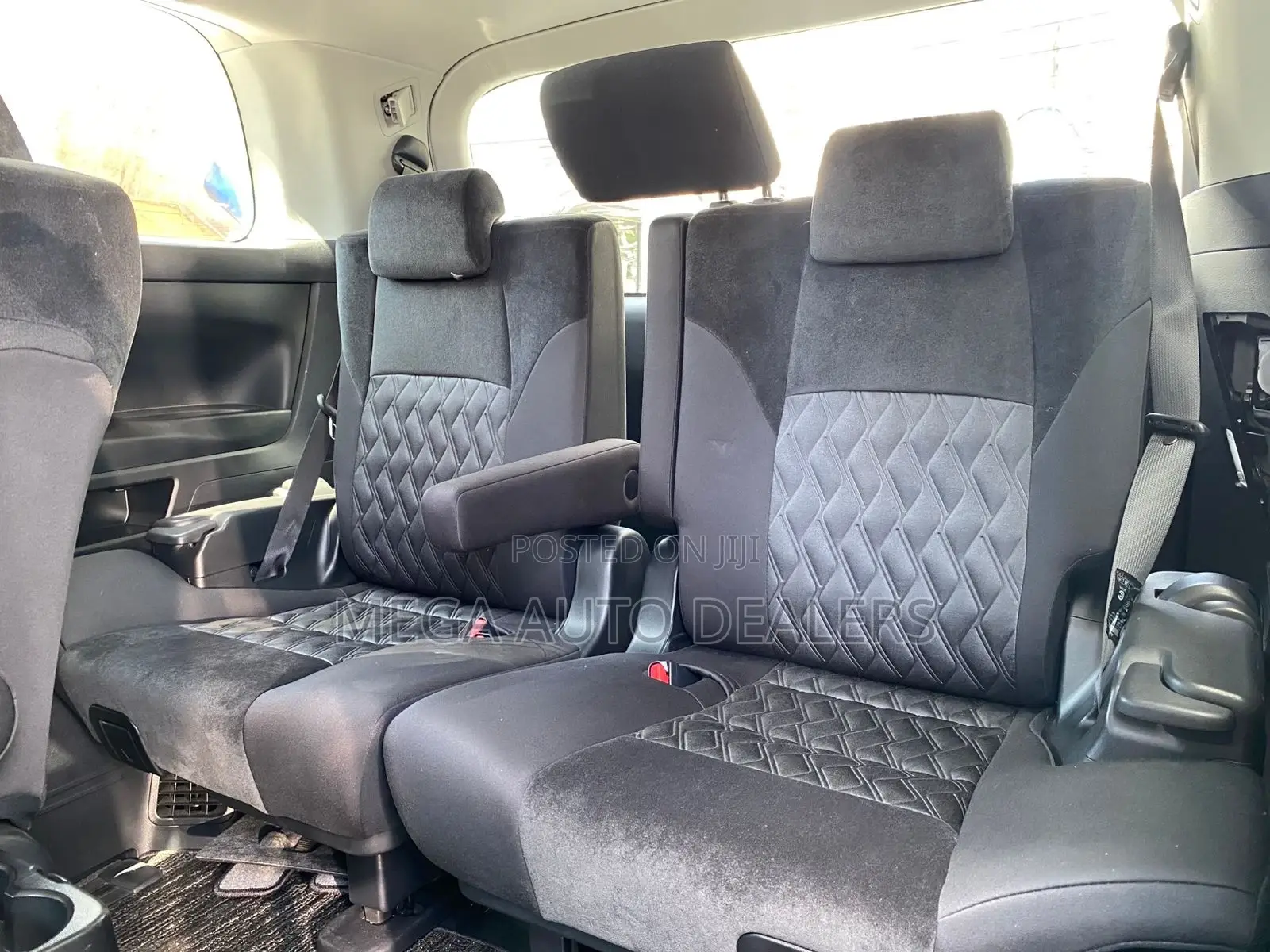 Toyota Vellfire 2018 White