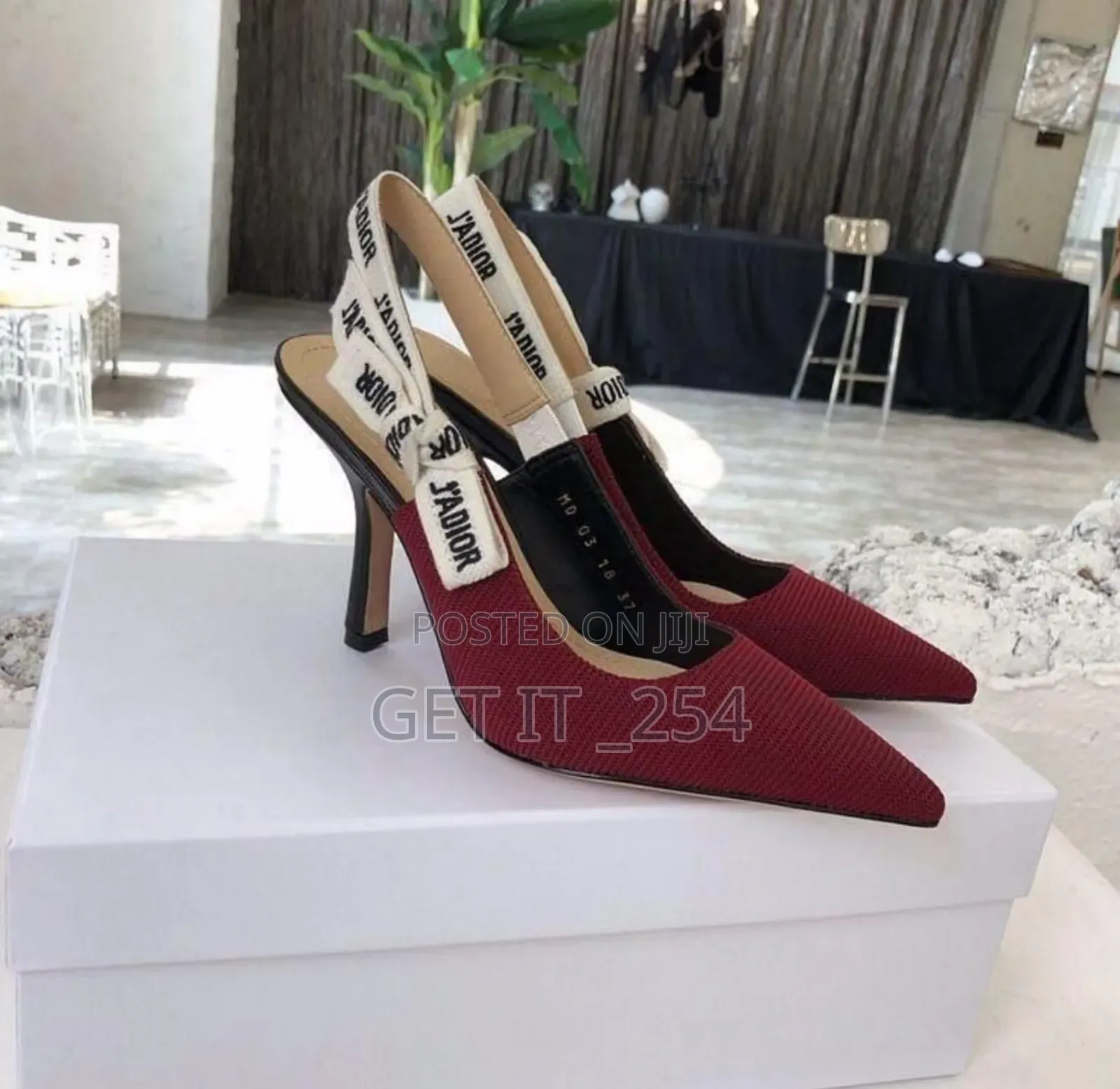 J’Adior Heels
Black Beige And Wine
37,38,39,40,41