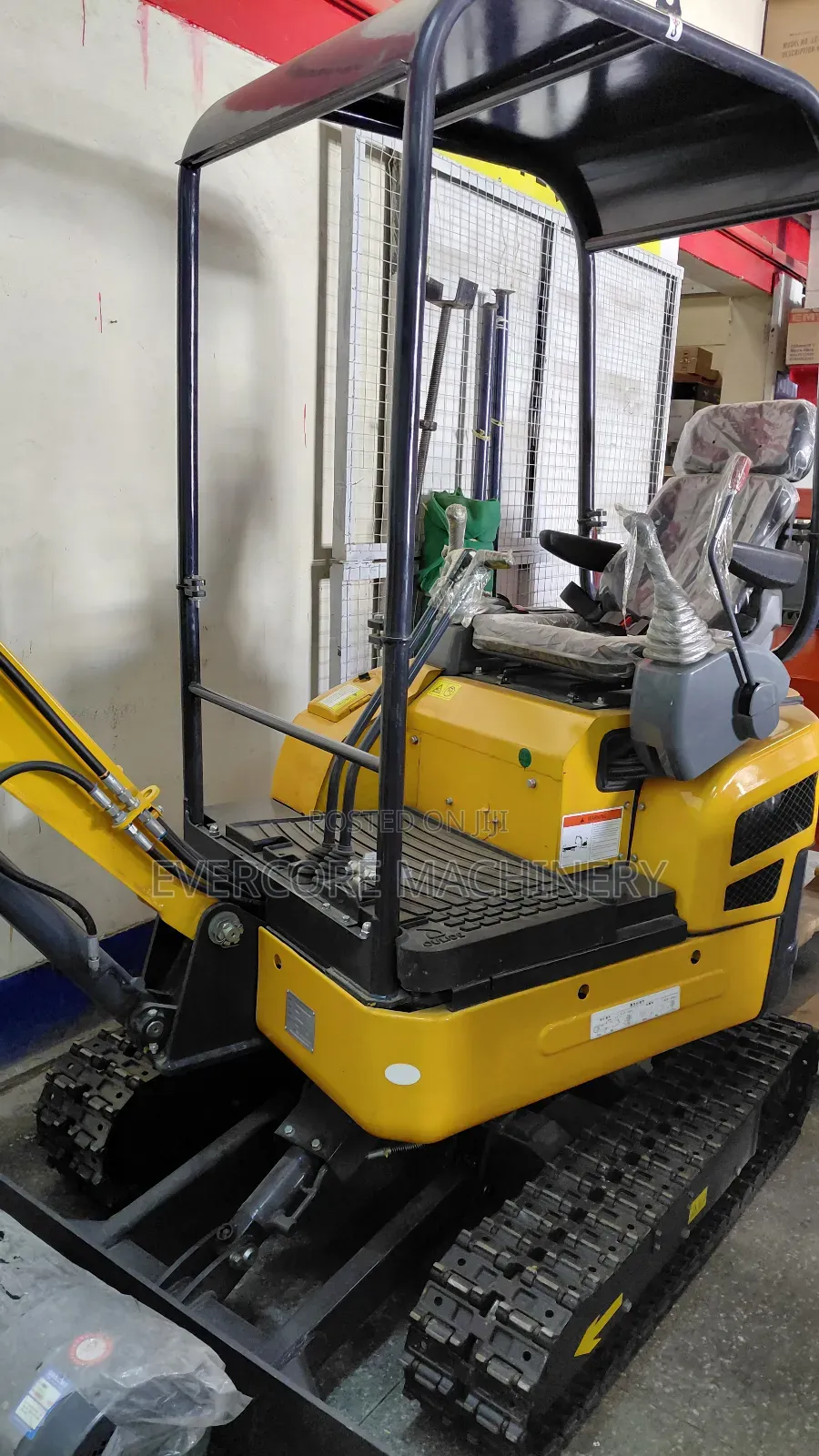 Powermac Diesel Mini Crawler Excavator Machine.