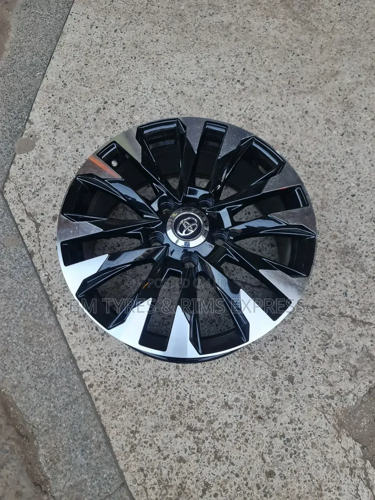 Rims Size 20 (Toyota Landcruza) V8. 5 Holes.