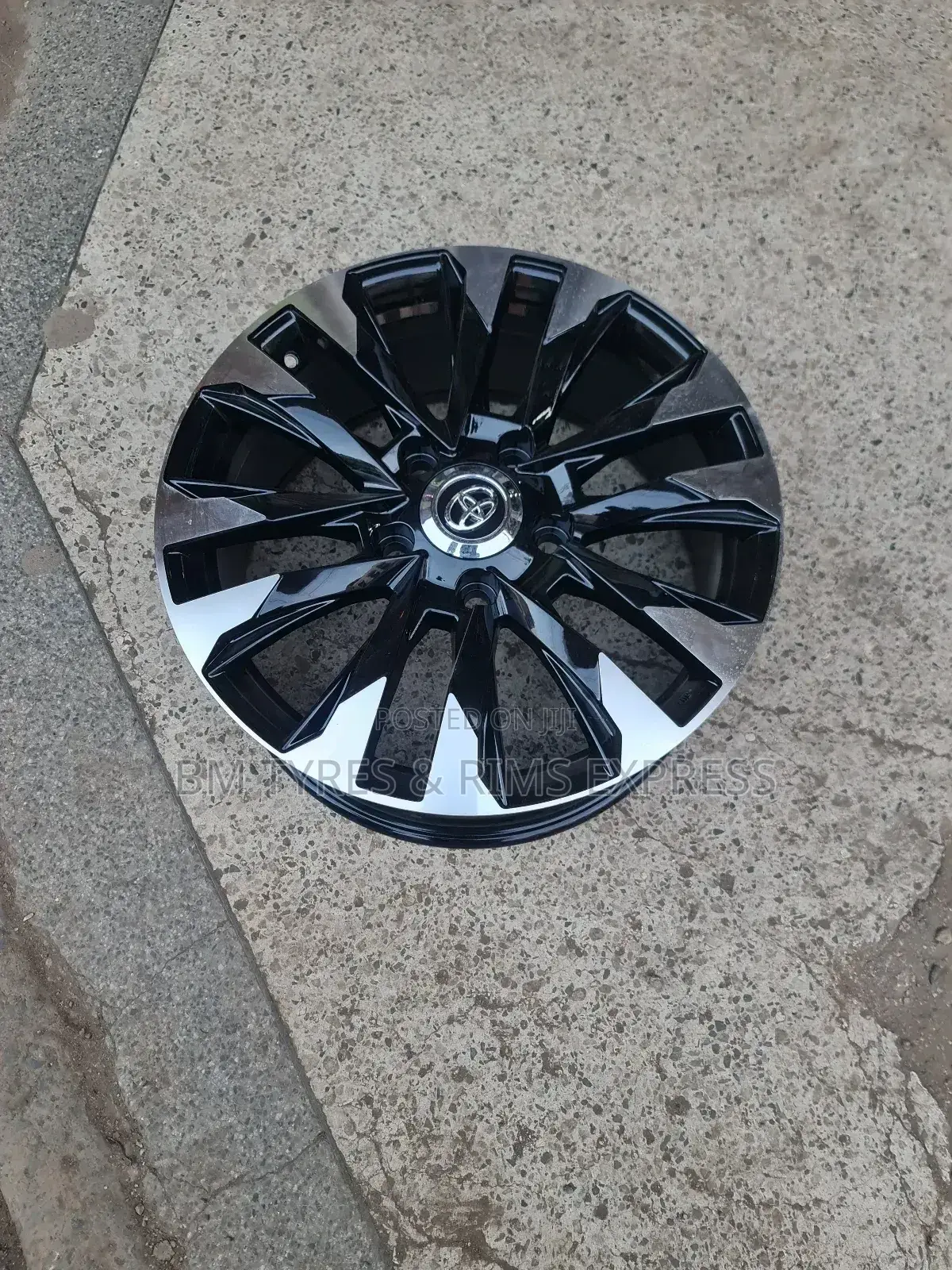 Rims Size 20 (Toyota Landcruza) V8. 5 Holes.