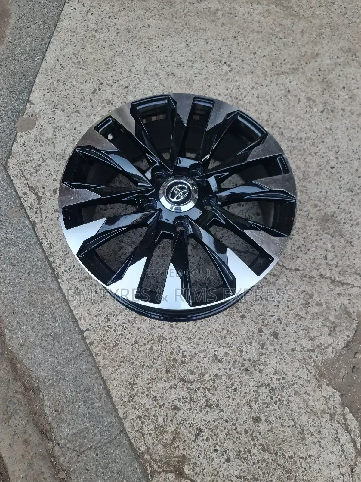 Rims Size 20 (Toyota Landcruza) V8. 5 Holes.