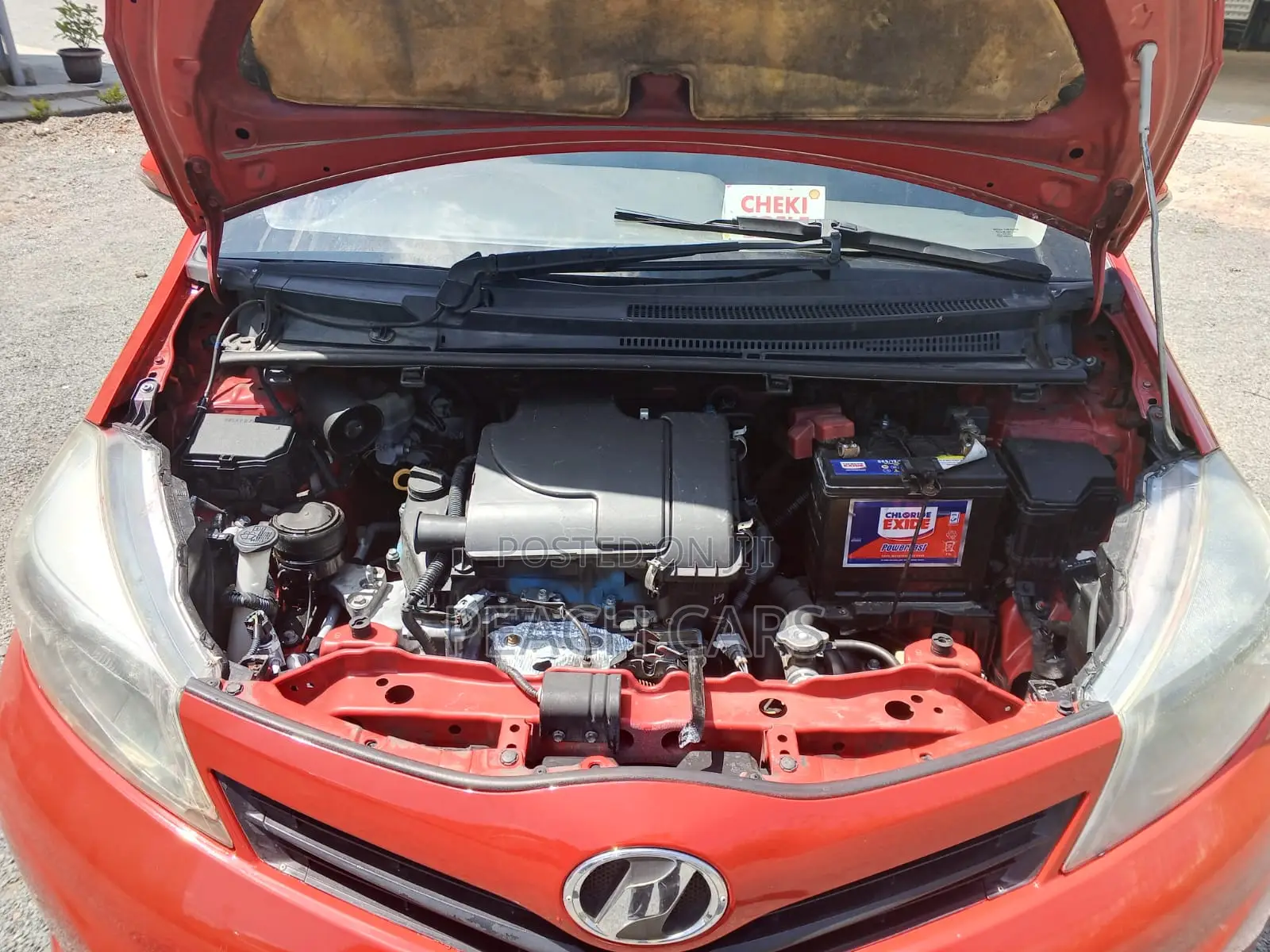 Toyota Vitz 1.0 FWD 5dr 2014 Red
