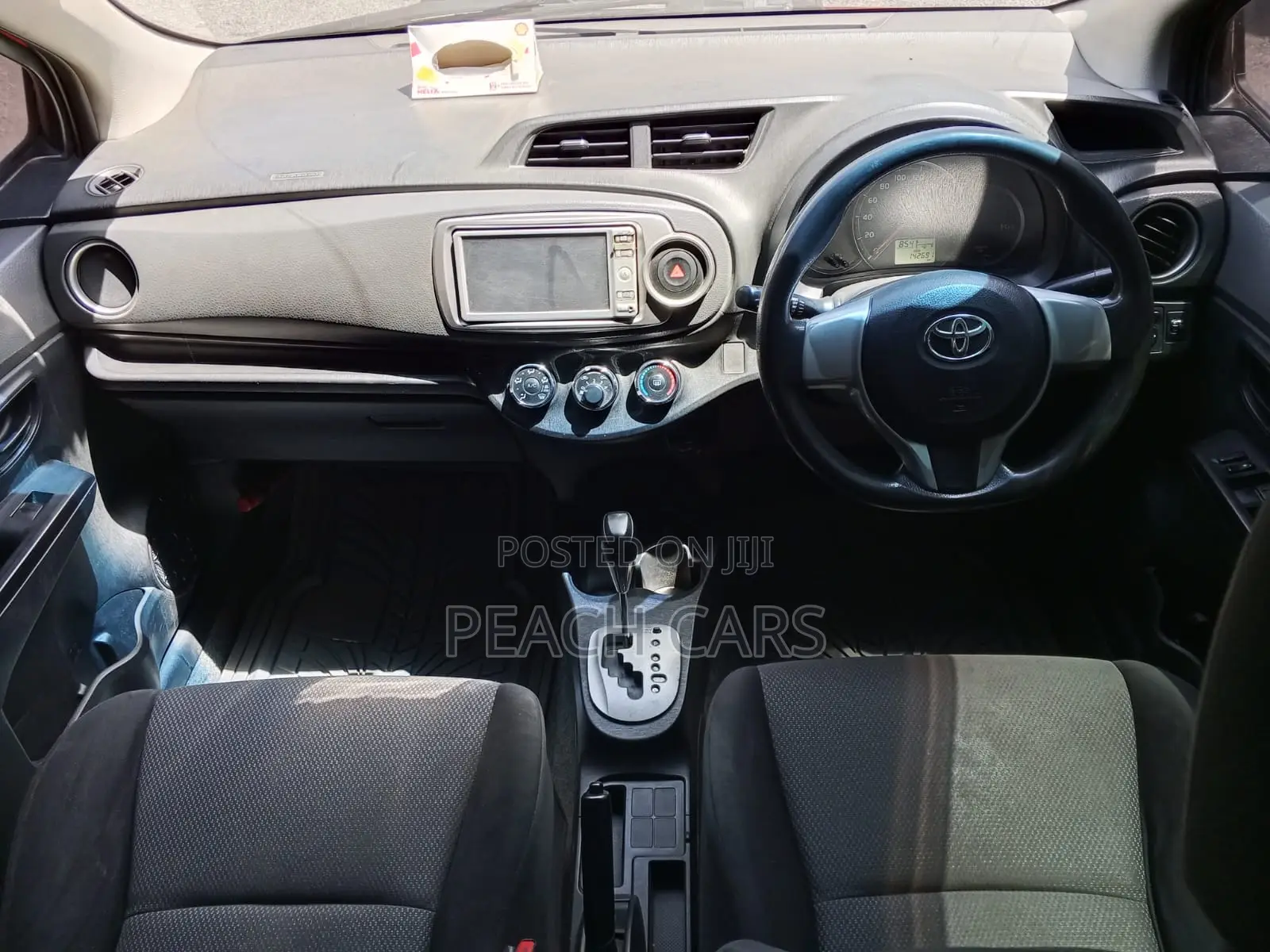 Toyota Vitz 1.0 FWD 5dr 2014 Red