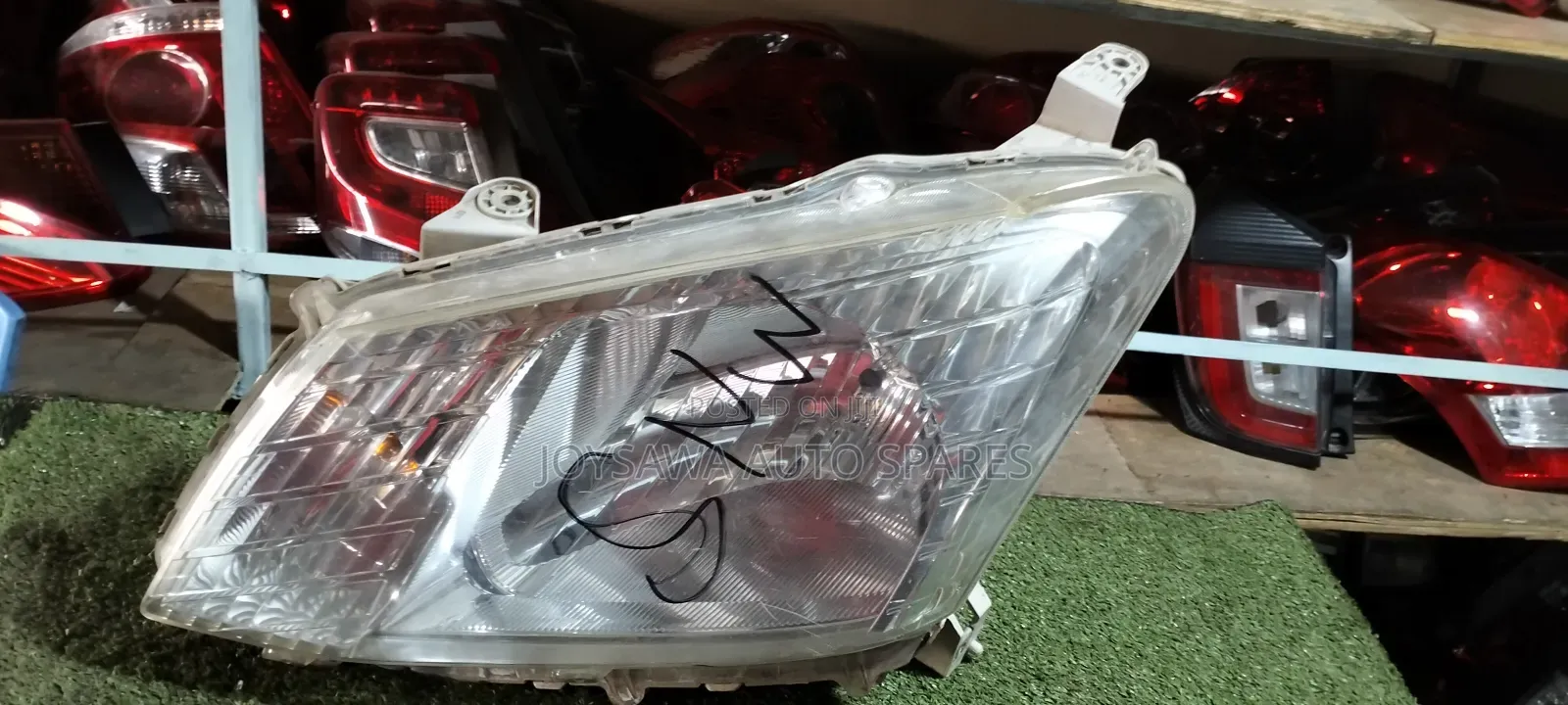 Isuzu Dmax 2010 Headlight