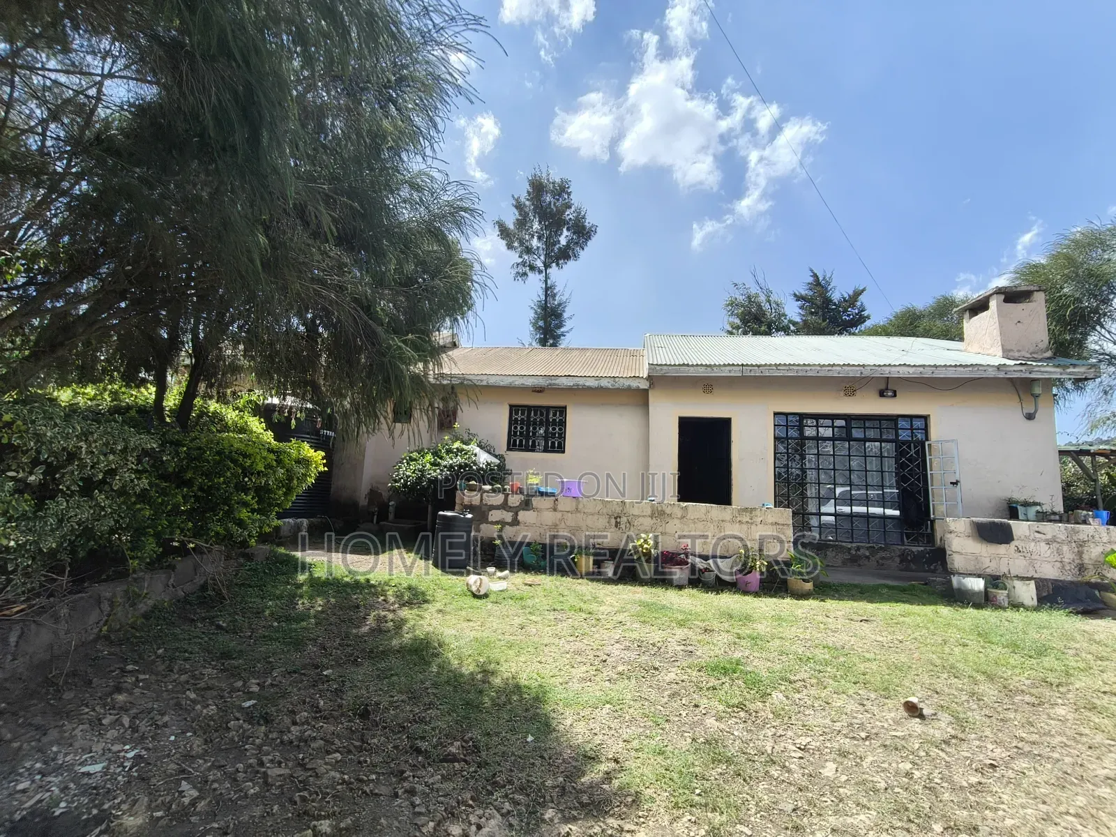Residential Quarter Acre Plot on Sale in Kiserian With a 3-BDRM House