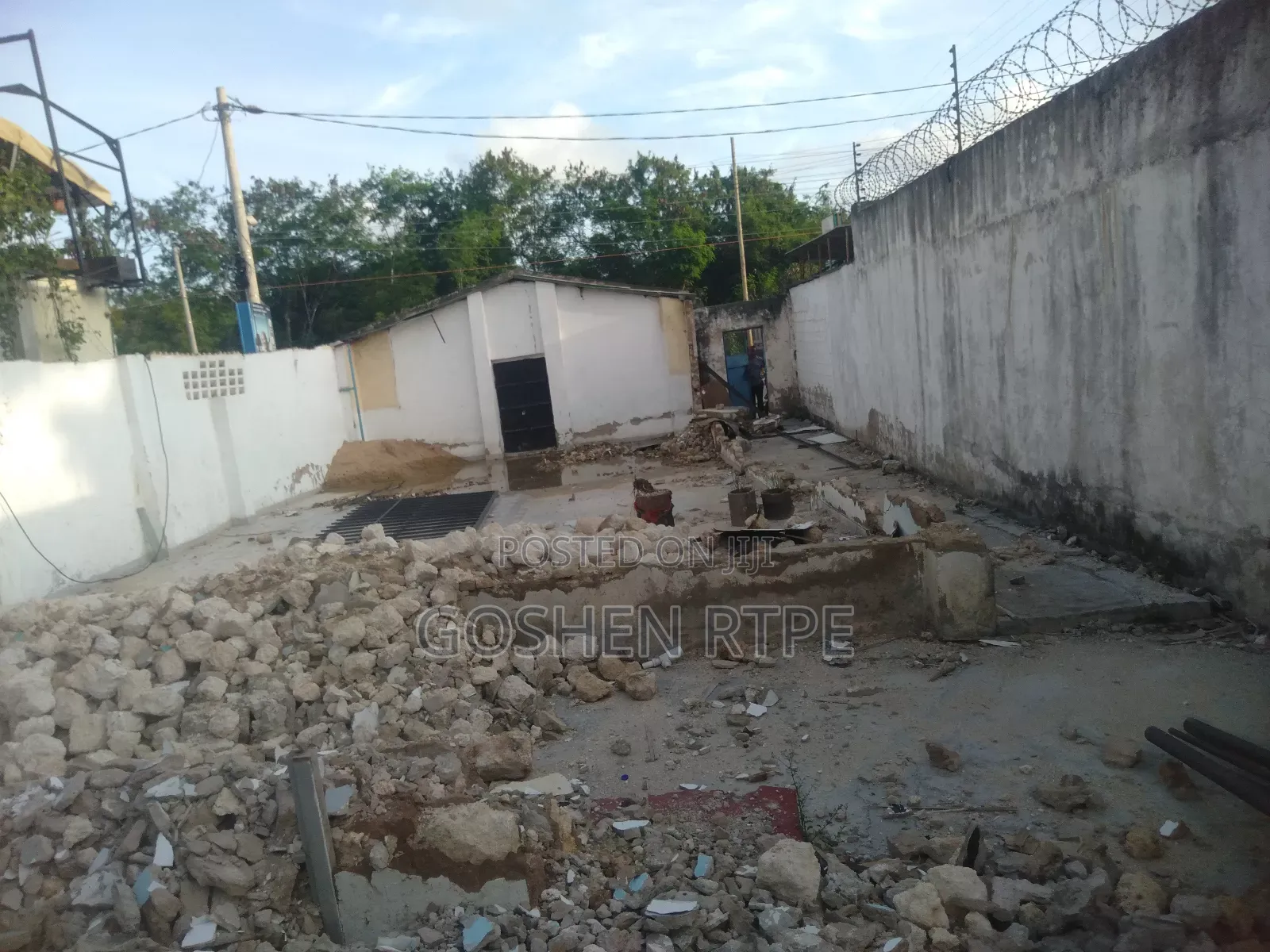 Prime 1/8 Acre Yard at to Let at Links Road Nyali Mombasa