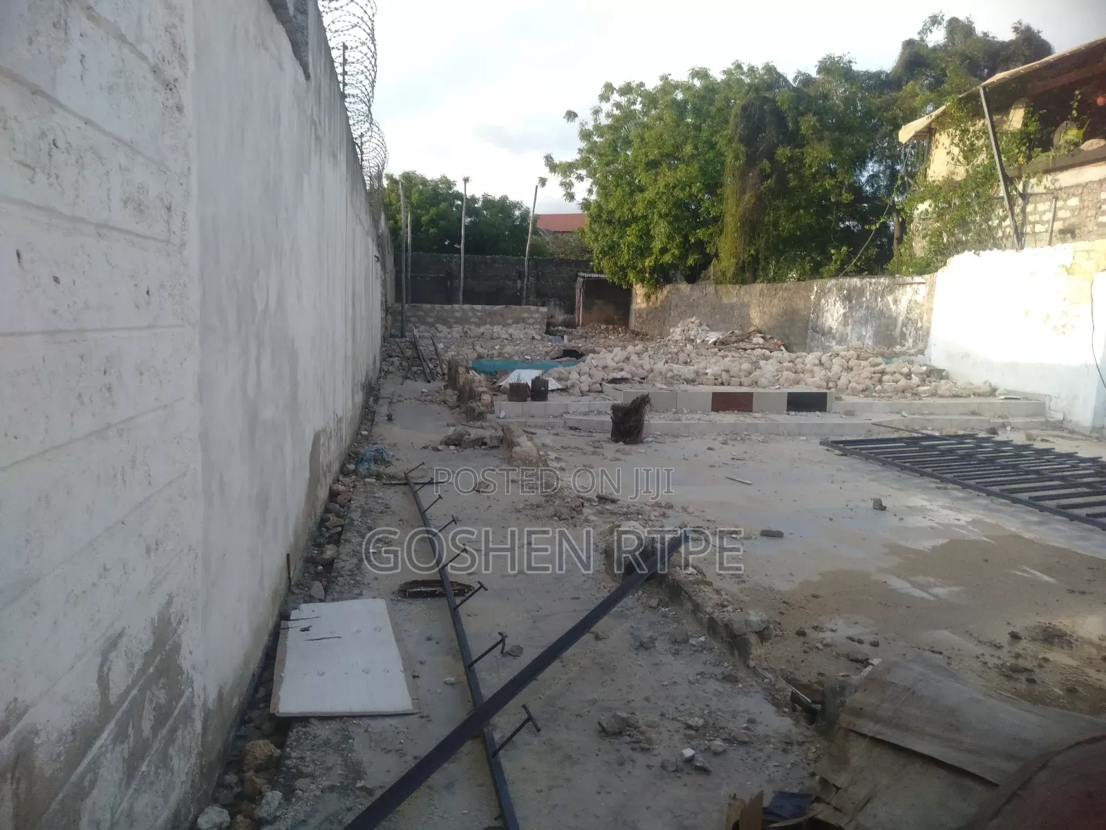 Prime 1/8 Acre Yard at to Let at Links Road Nyali Mombasa