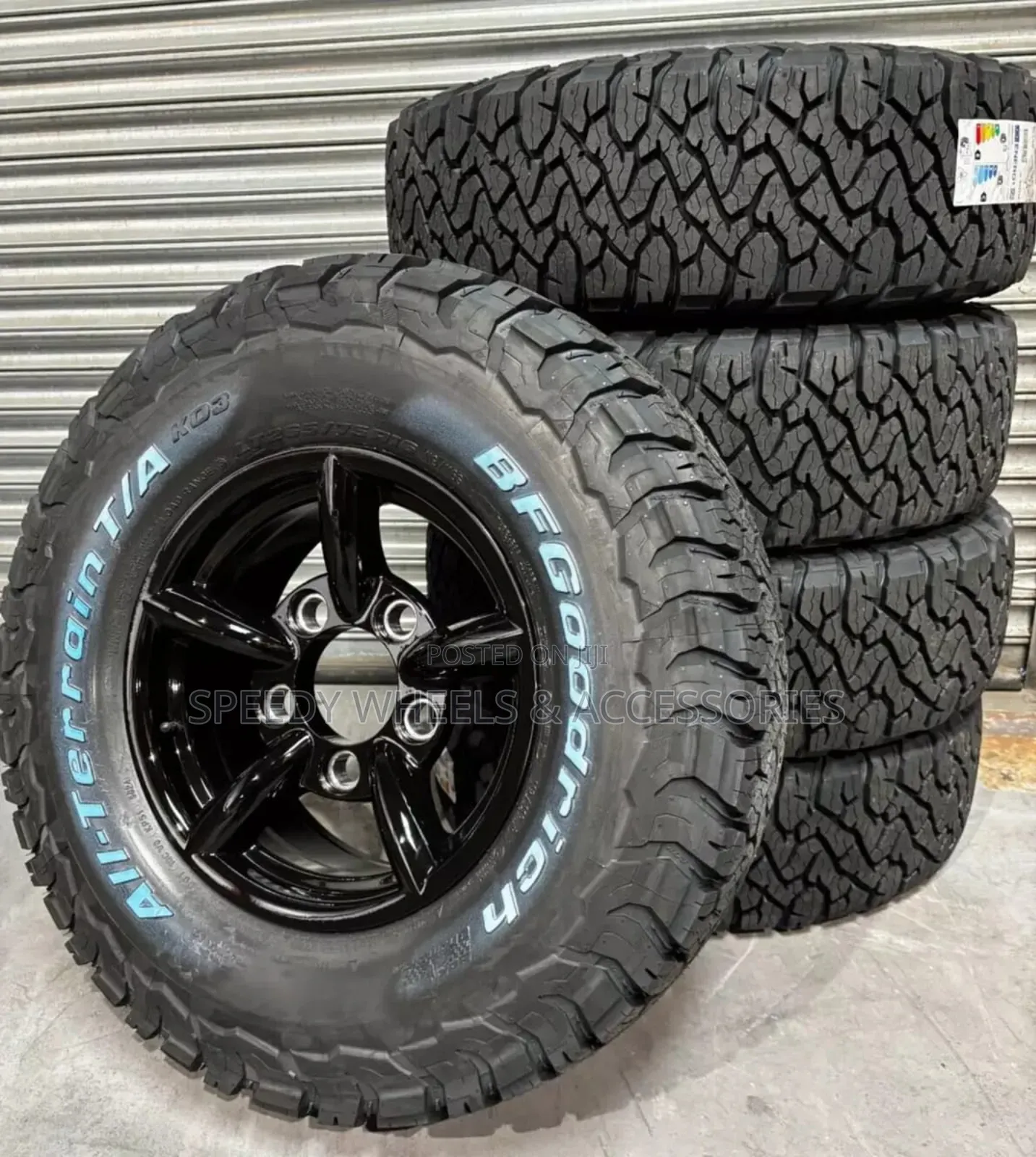 Size 16 Banana Rims Landrover Puma