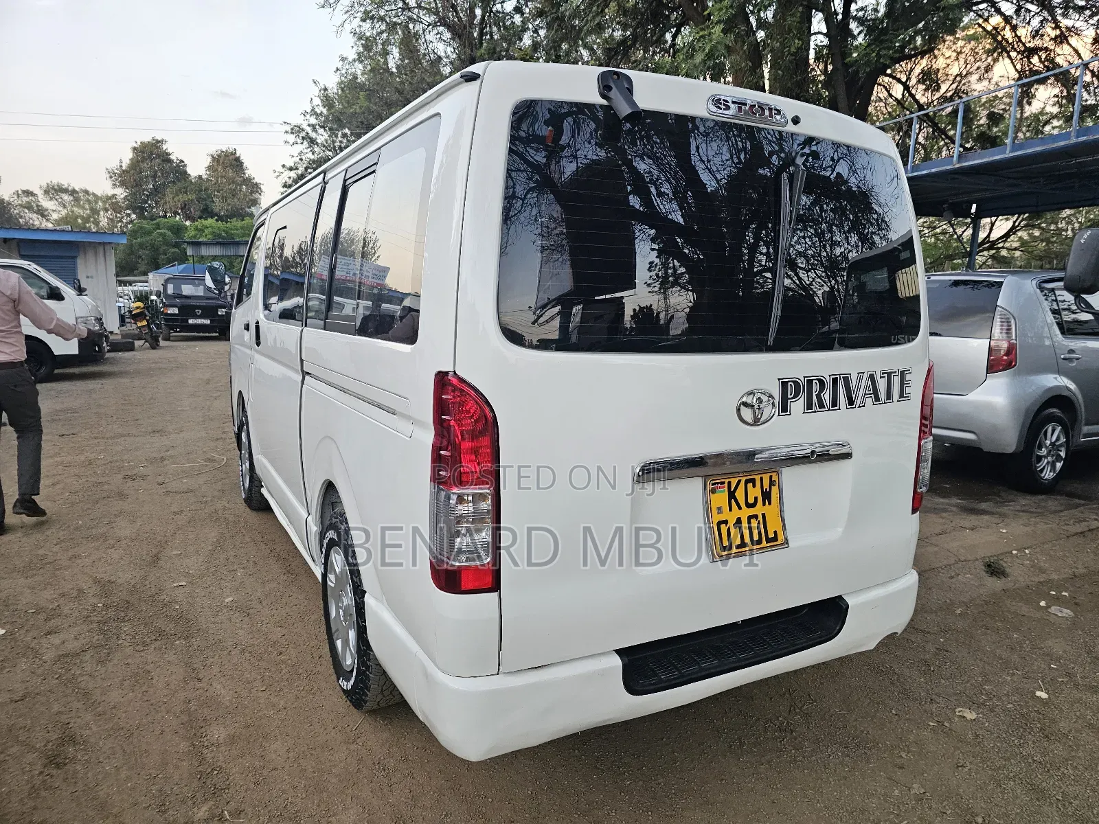 Toyota HiAce 2013 White