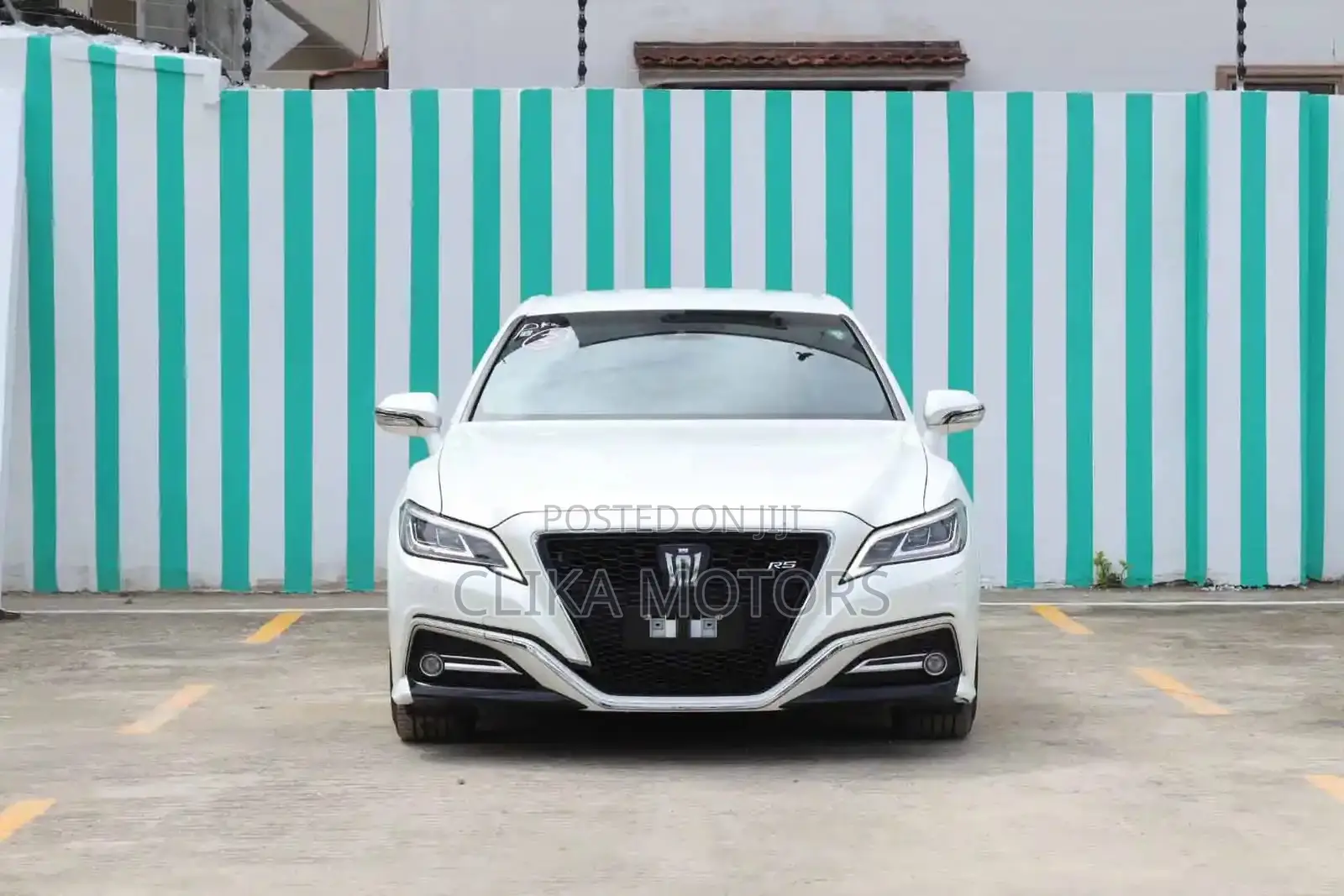 Toyota Crown 2018 White