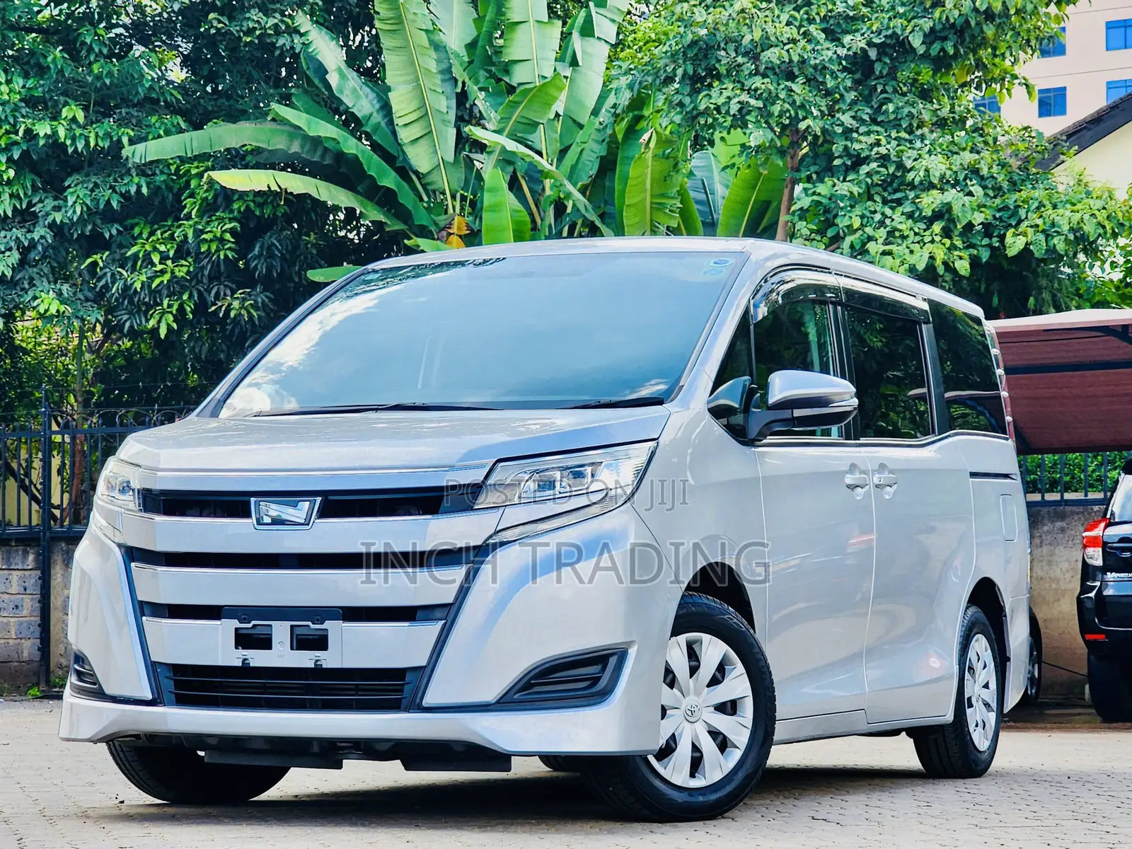 Toyota Noah 2.0 FWD (8 Seater) 2018 Silver