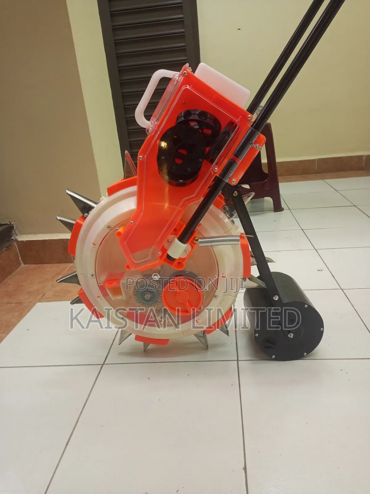 Seed And Fertilizer Planter