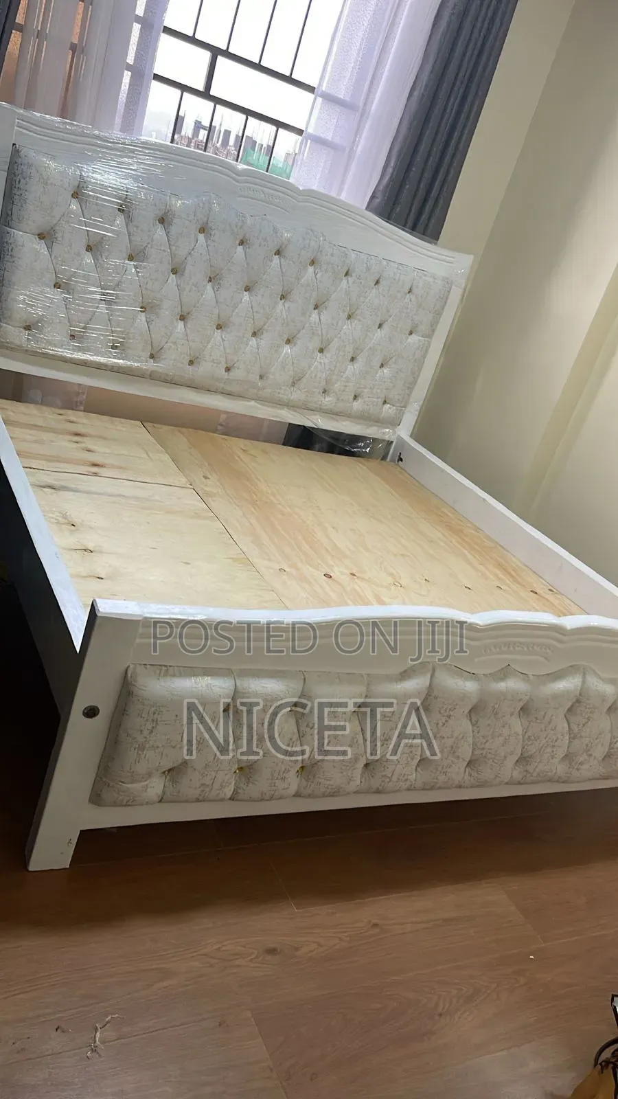 Chester Mocket 6by6 Beautiful Bed