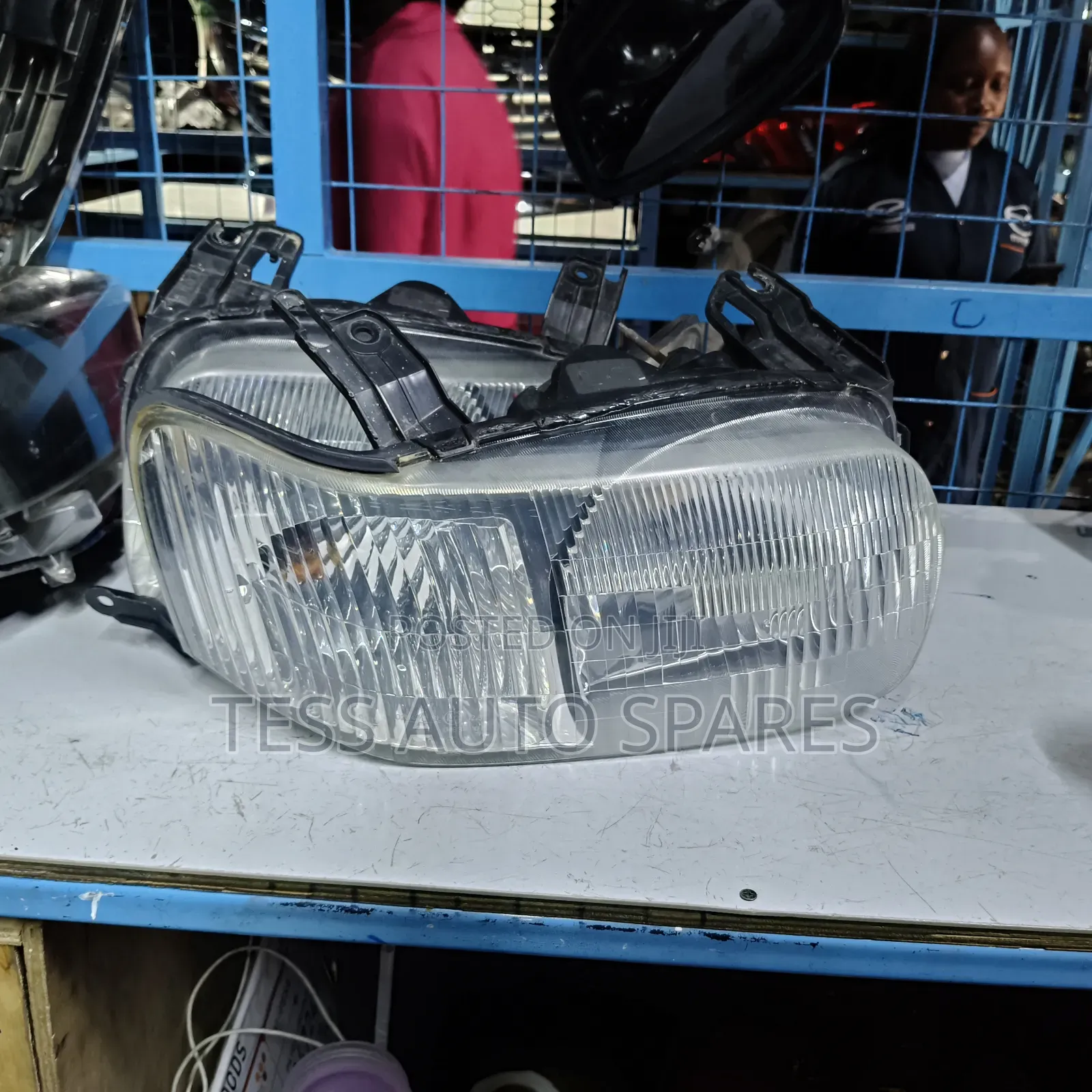 Ford Escape 2005 Headlight