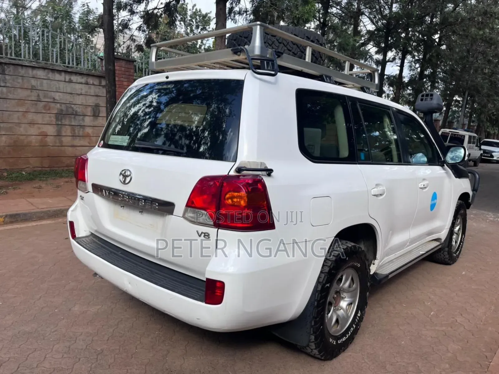 Toyota Land Cruiser 2015 White
