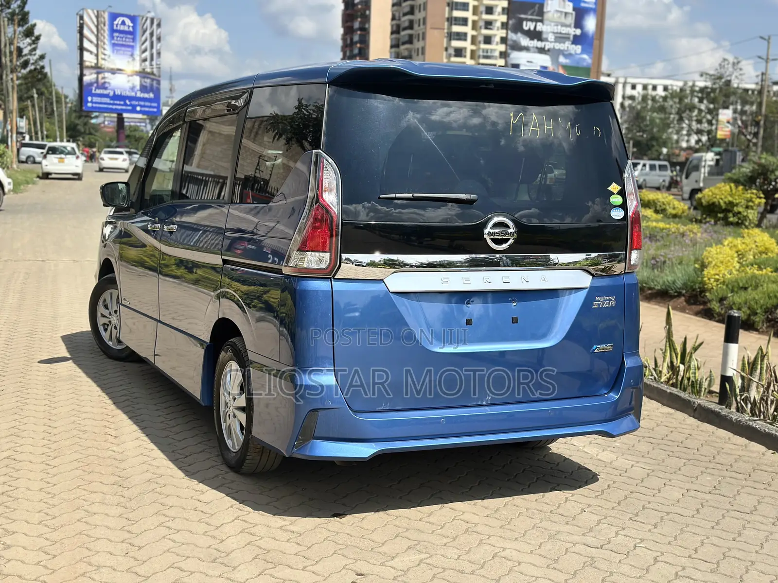 Nissan Serena 2018 Blue