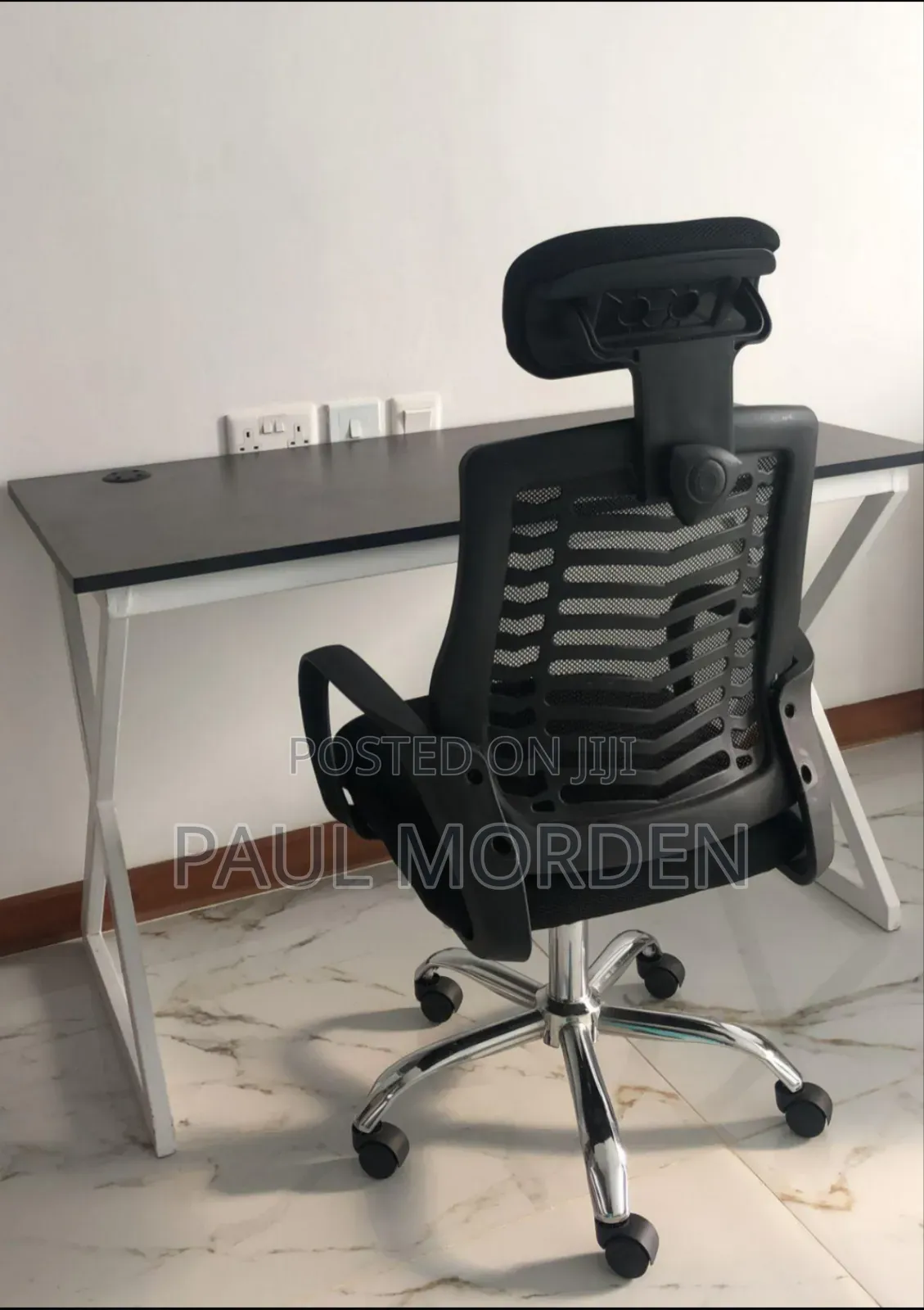 Metallic Base +Black Mesh Headrest Office Chair