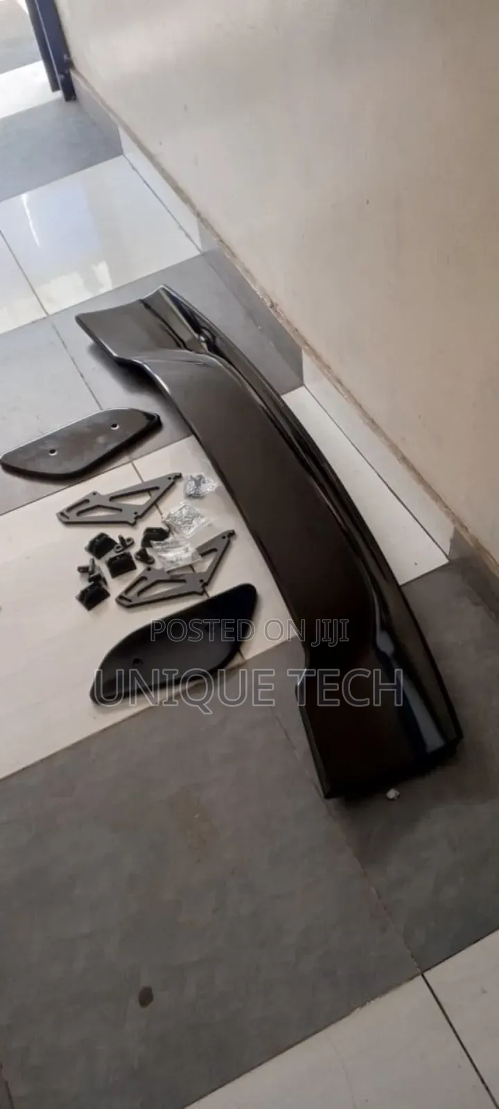 Sport Rear Spoiler for Saloon Cars – Universal Fit