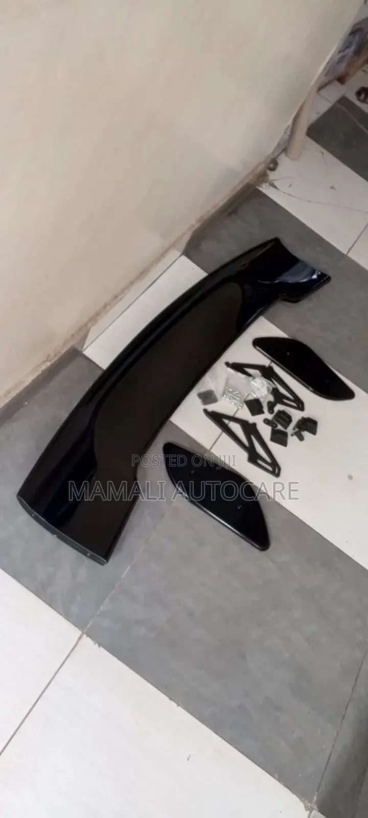 Universal Saloon Car Spoiler ,Sporty Design for All Models