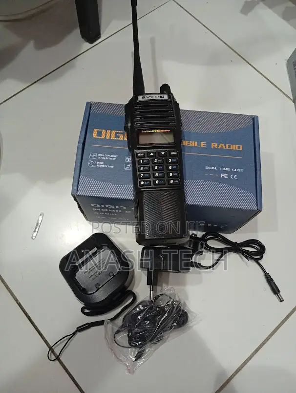 Portable Two Way Walkie Talkie Uv 82 8watts Extended Batery