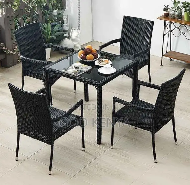 Home Dining Set; Backyard Dining Set of Four for Outdoor Entertaining