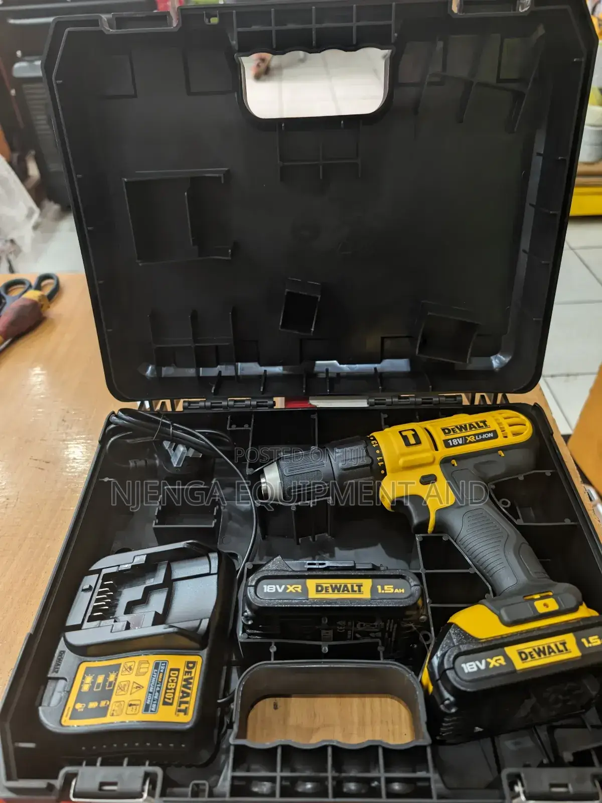 Dcd771s2-B5 Compact Drill Driver Dewalt