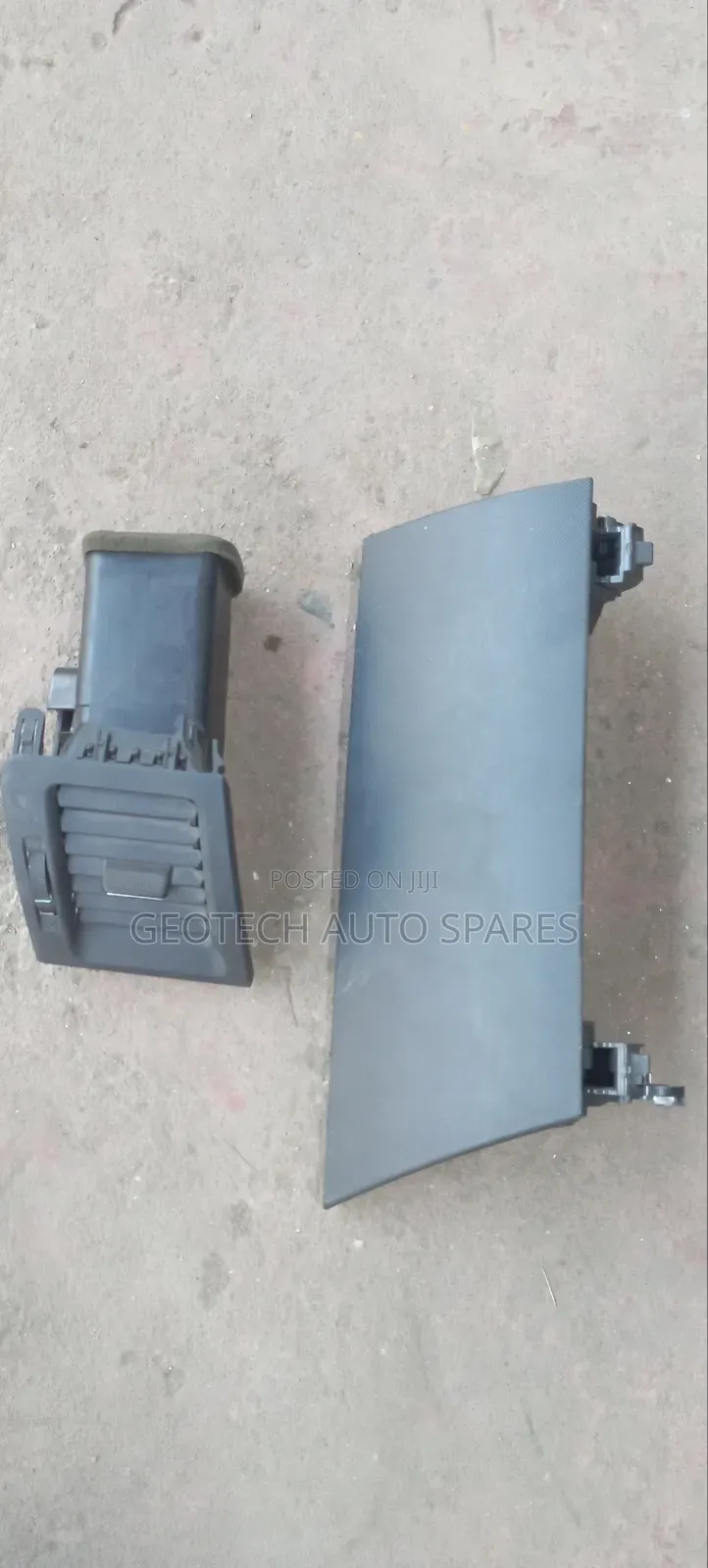 Toyota Noah Vents and Covers