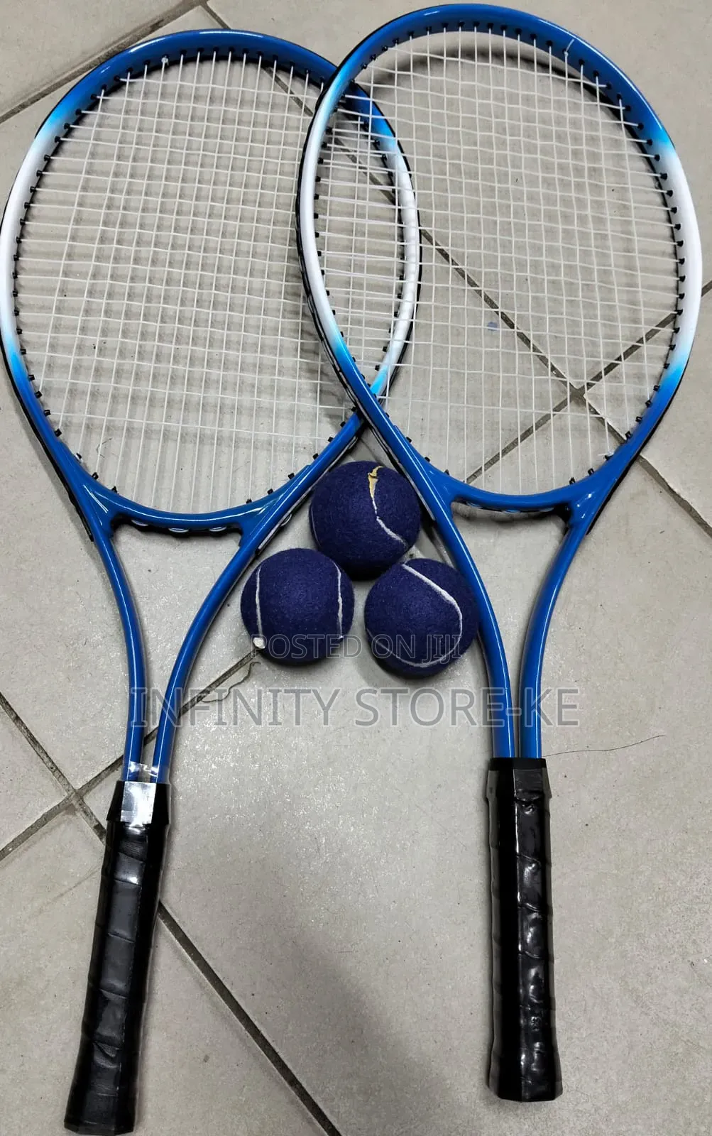 Long Tennis Set With 3 Balls