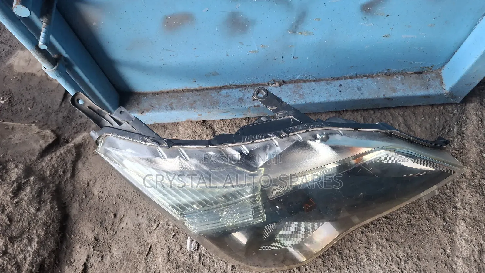 Toyota Spade Headlights