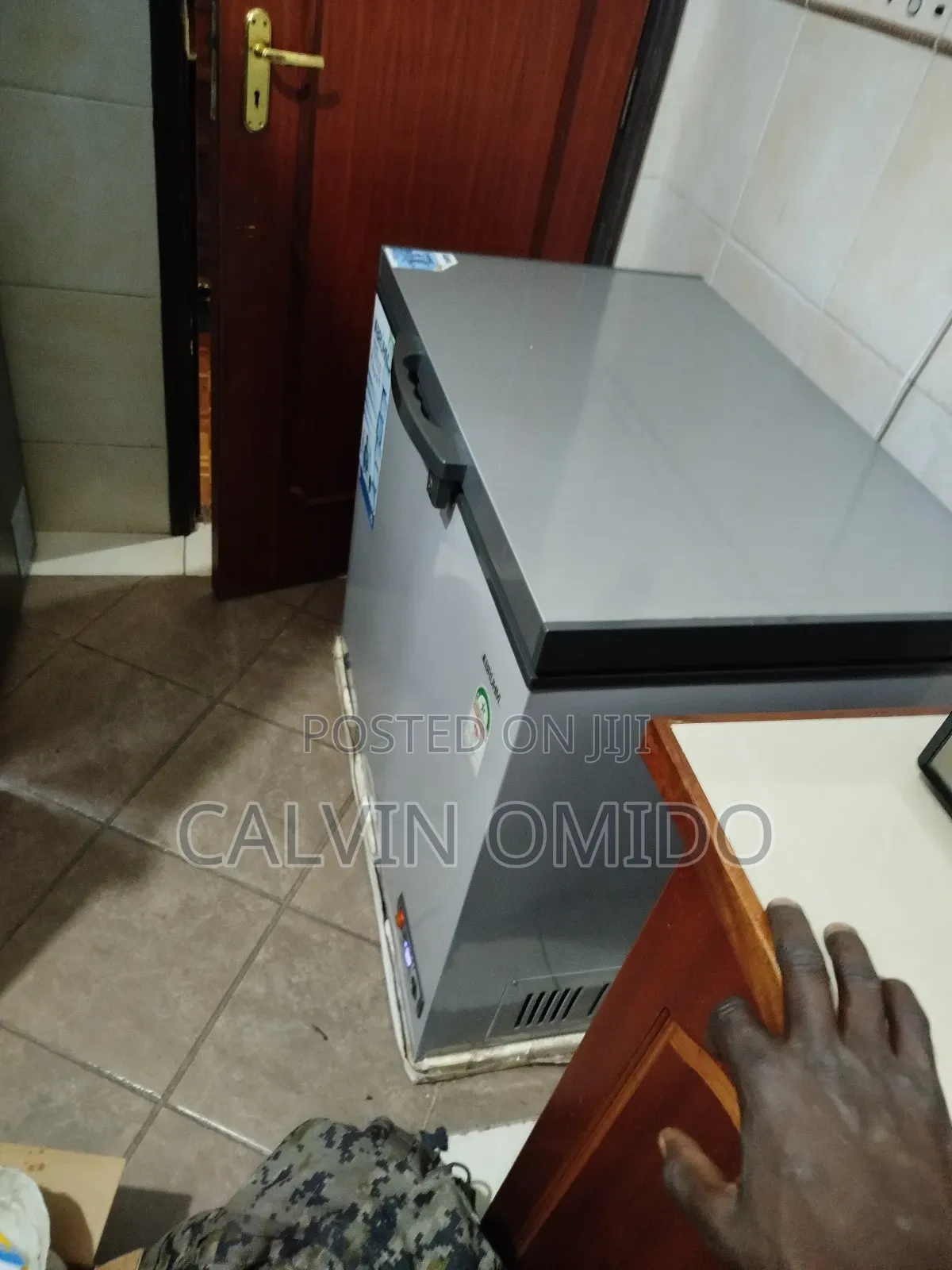 Technician in Fridge Repairs