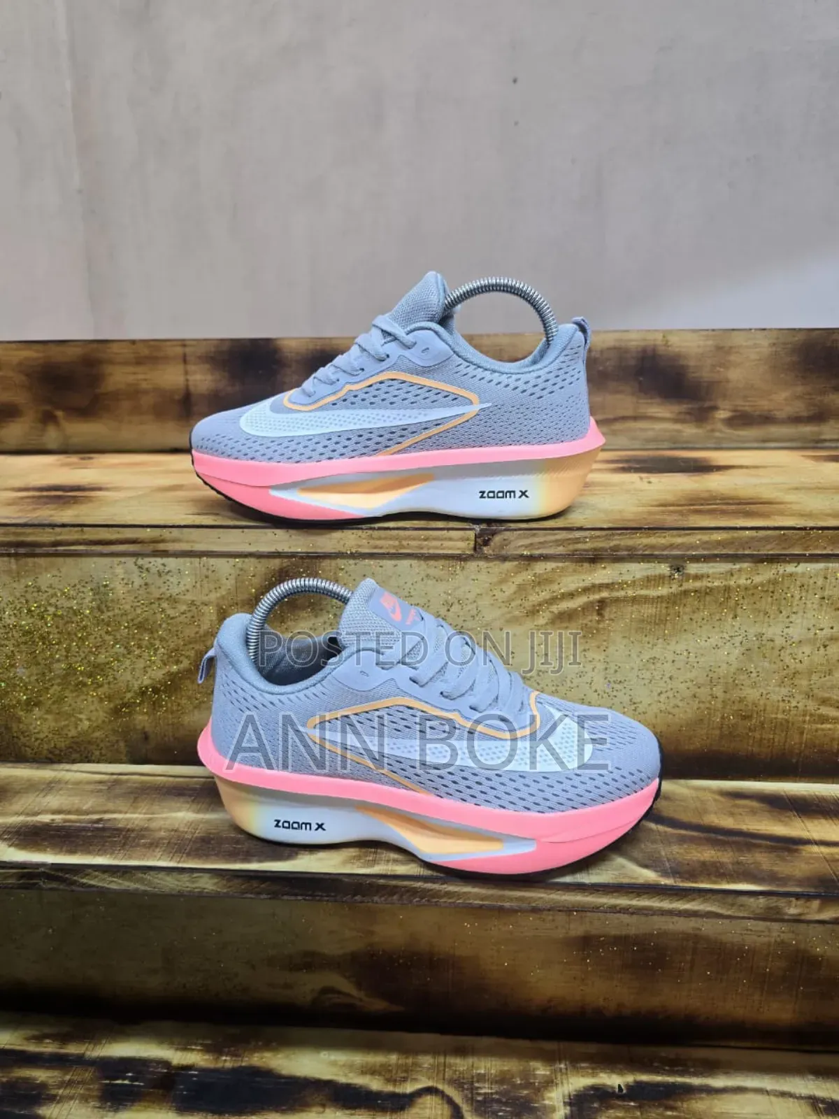 X Vomero Grey Pink
Sizes. 36-40