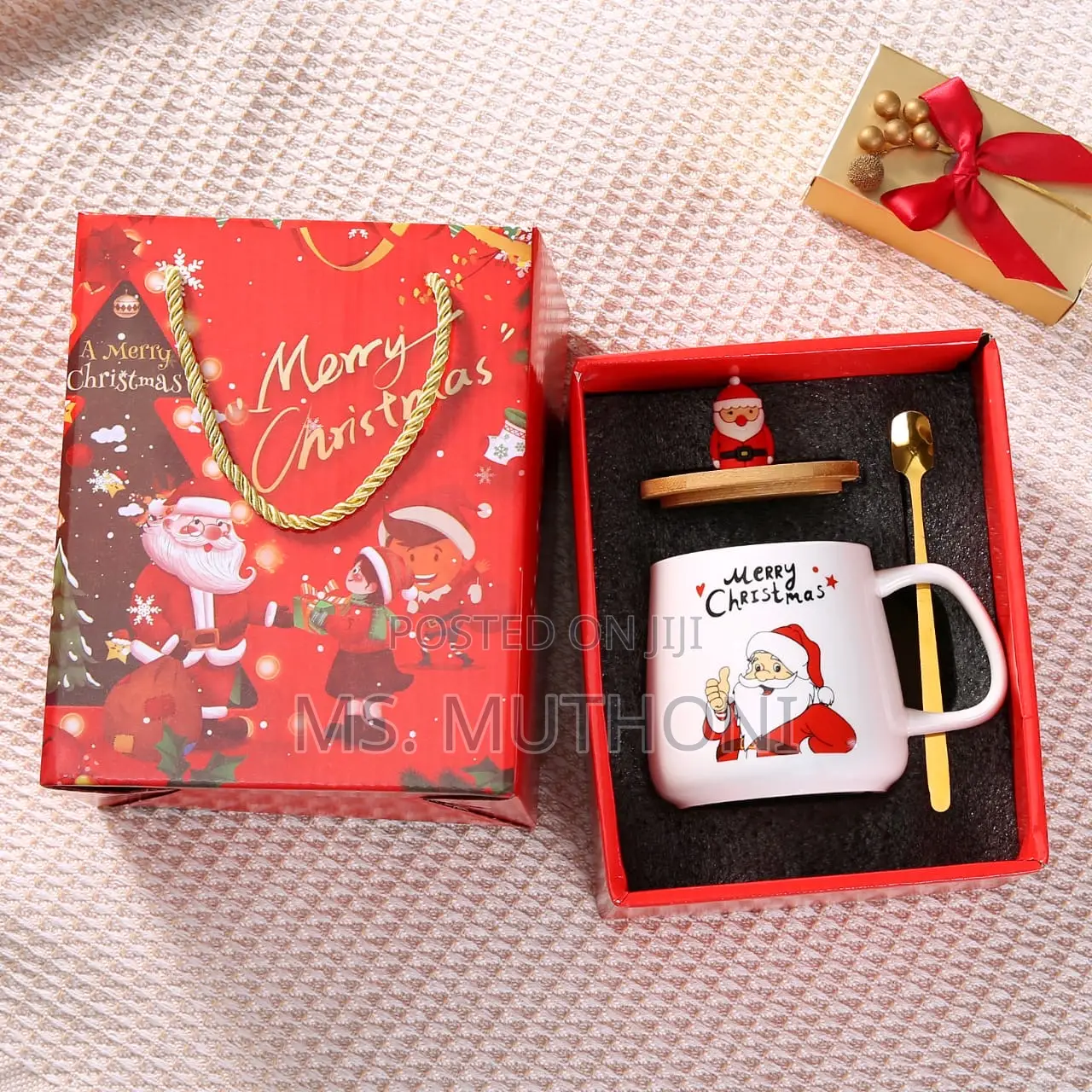 * Christmas-Themed Ceramic Mug Gift Set.