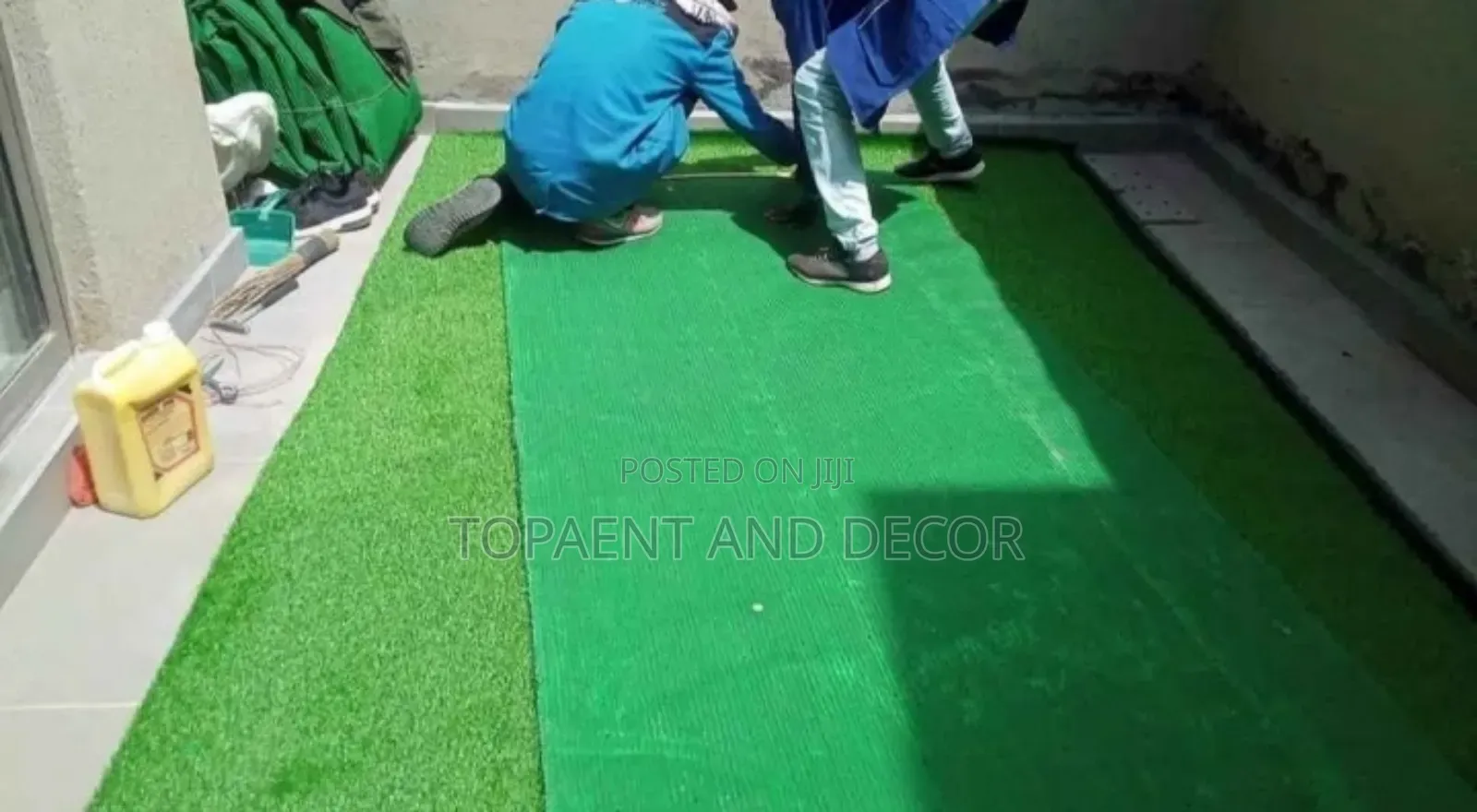 Natural Look Artificial Turf for Home Compound