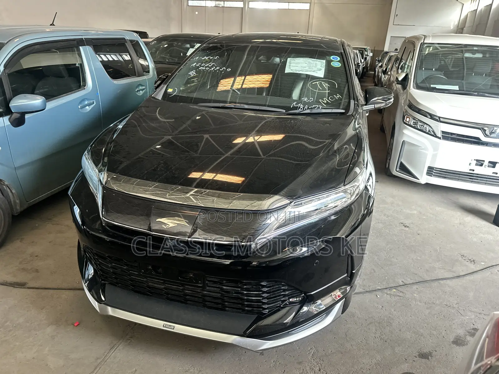 Toyota Harrier 2.0 4WD 2020 Black