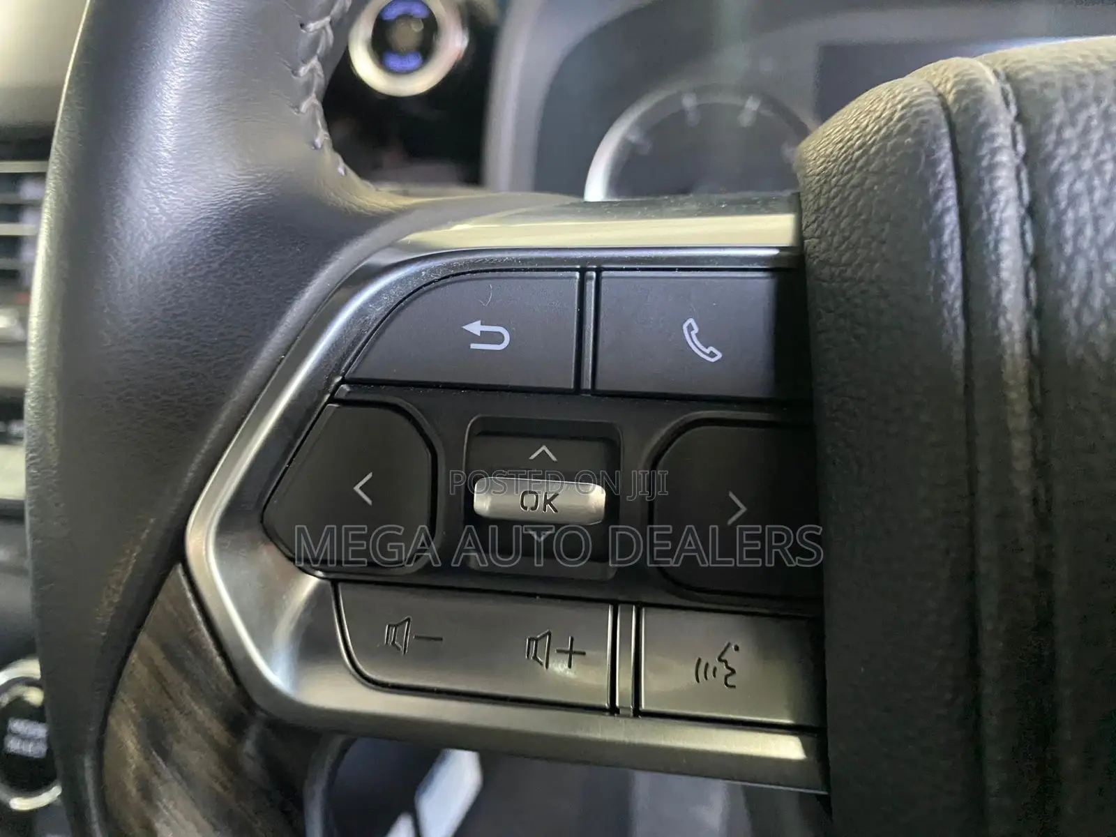Toyota Land Cruiser LC300 2021 White