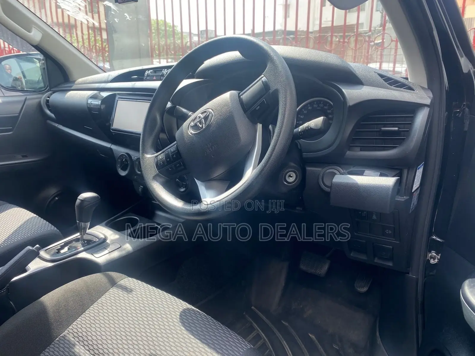 Toyota Hilux 2019 Black