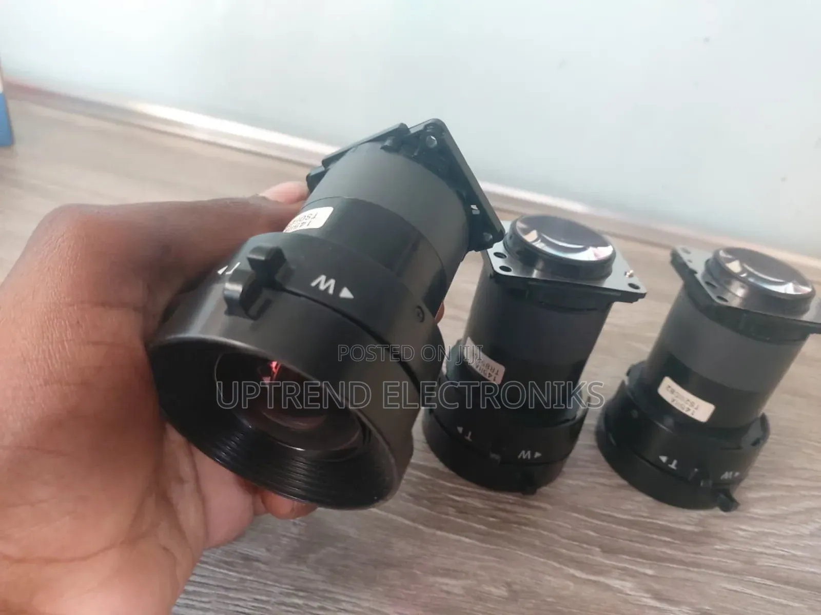 Universal Projector Lens