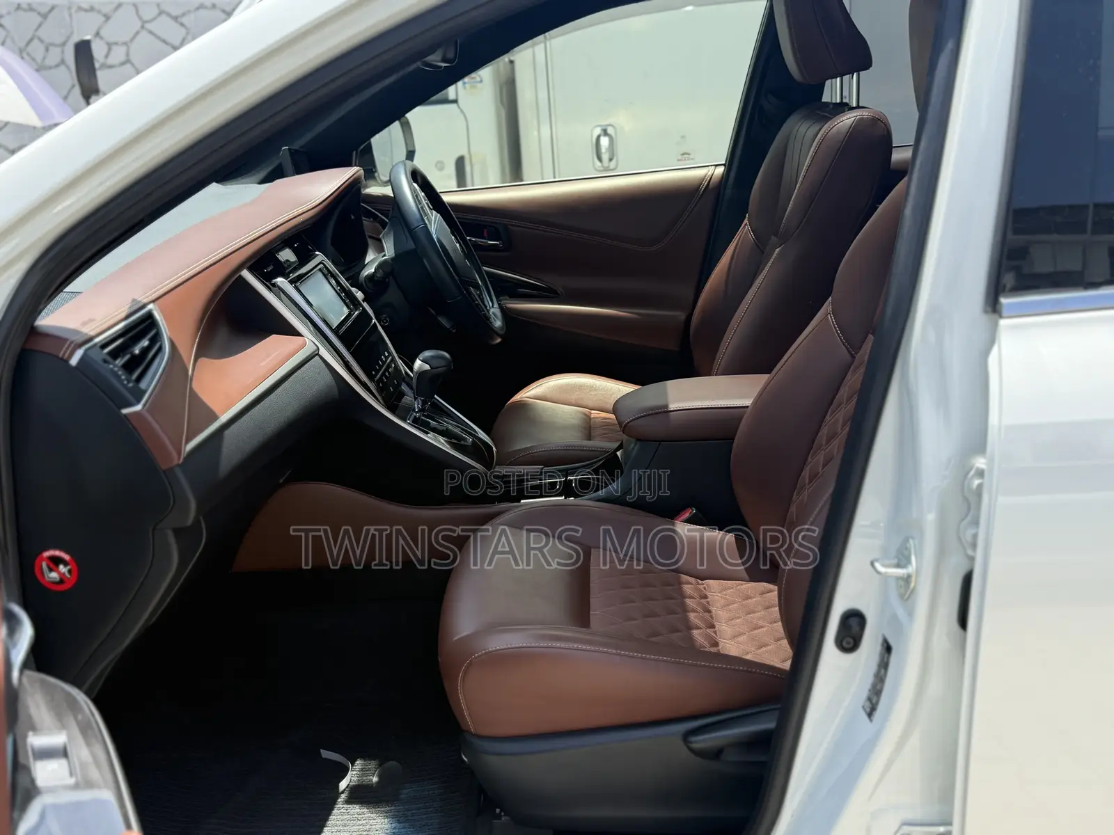 Toyota Harrier 2.0 4WD 2018 Pearl