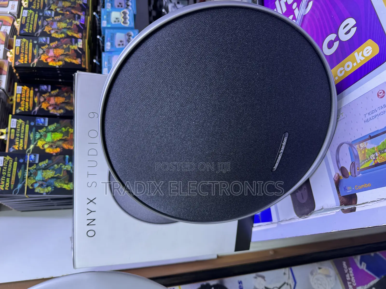 Onyx Studio 9