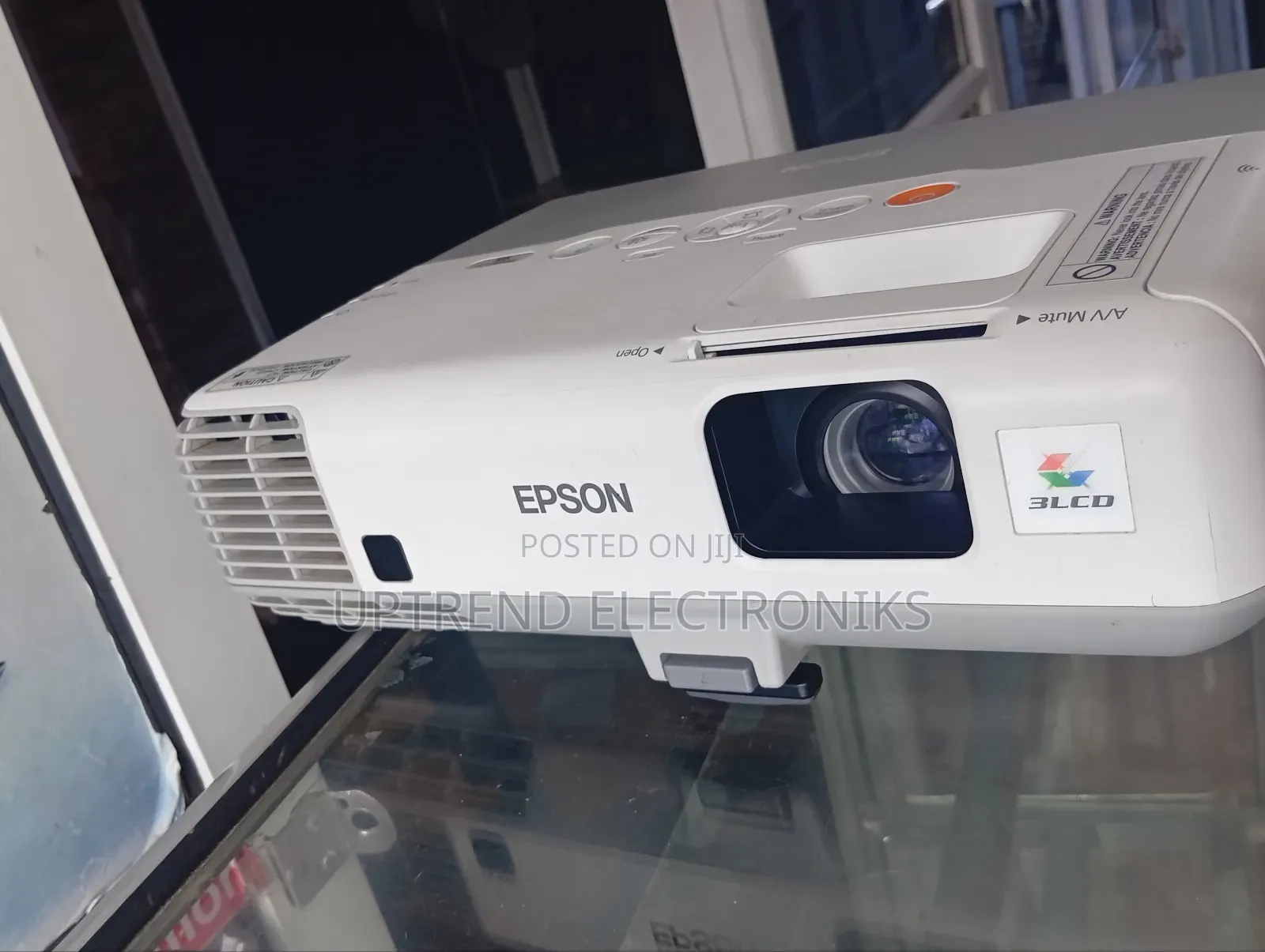 Bright Reliable — Epson Powerlite 95 for Every Setup
