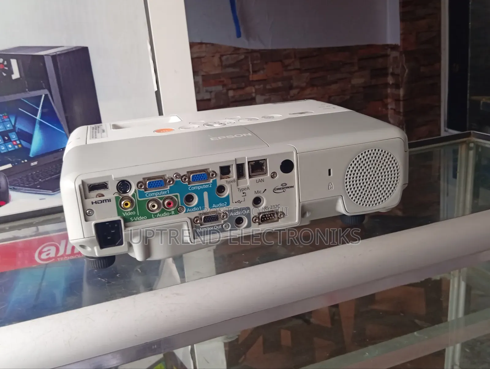 Bright Reliable — Epson Powerlite 95 for Every Setup