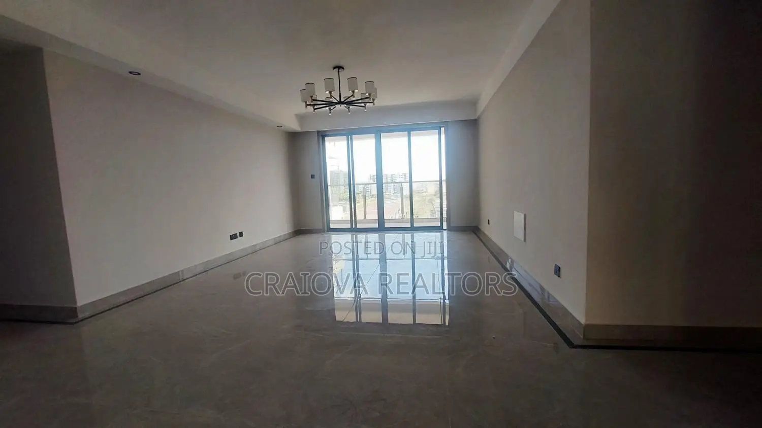 3bdrm Apartment in Hotel 67 Area for sale