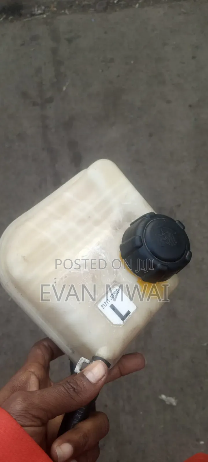 Nissan Dualis Radiator Water Reservoir