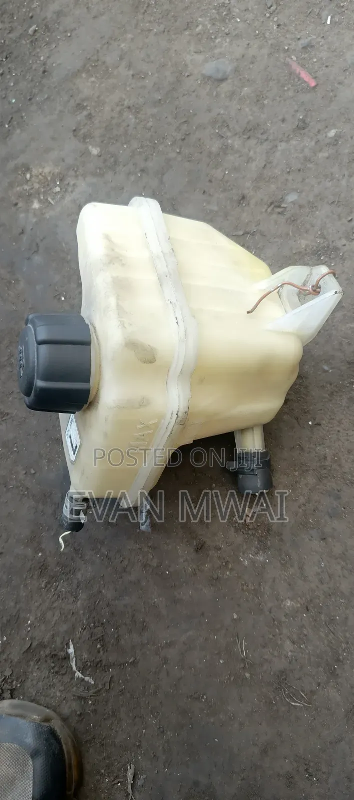 Nissan Dualis Radiator Water Reservoir